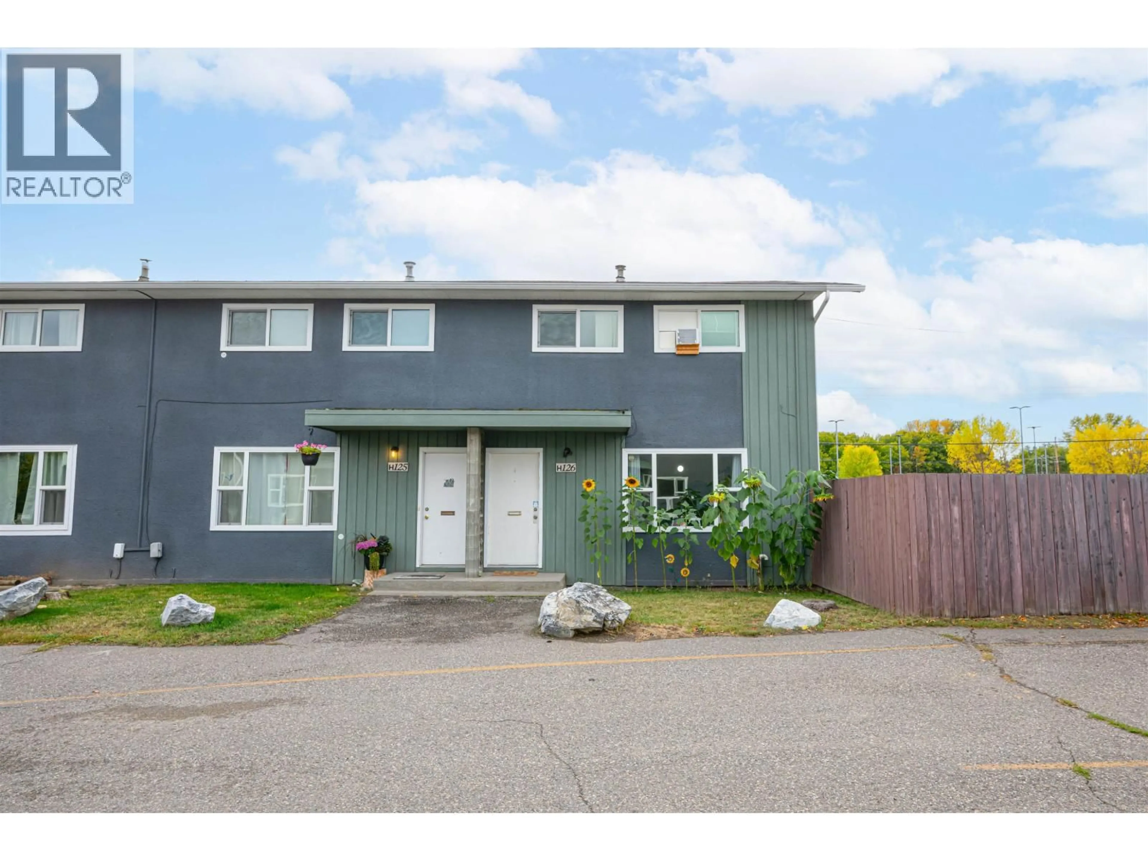Home with vinyl exterior material, street for H126 - 1900 STRATHCONA AVENUE, Prince George British Columbia V2L2V9