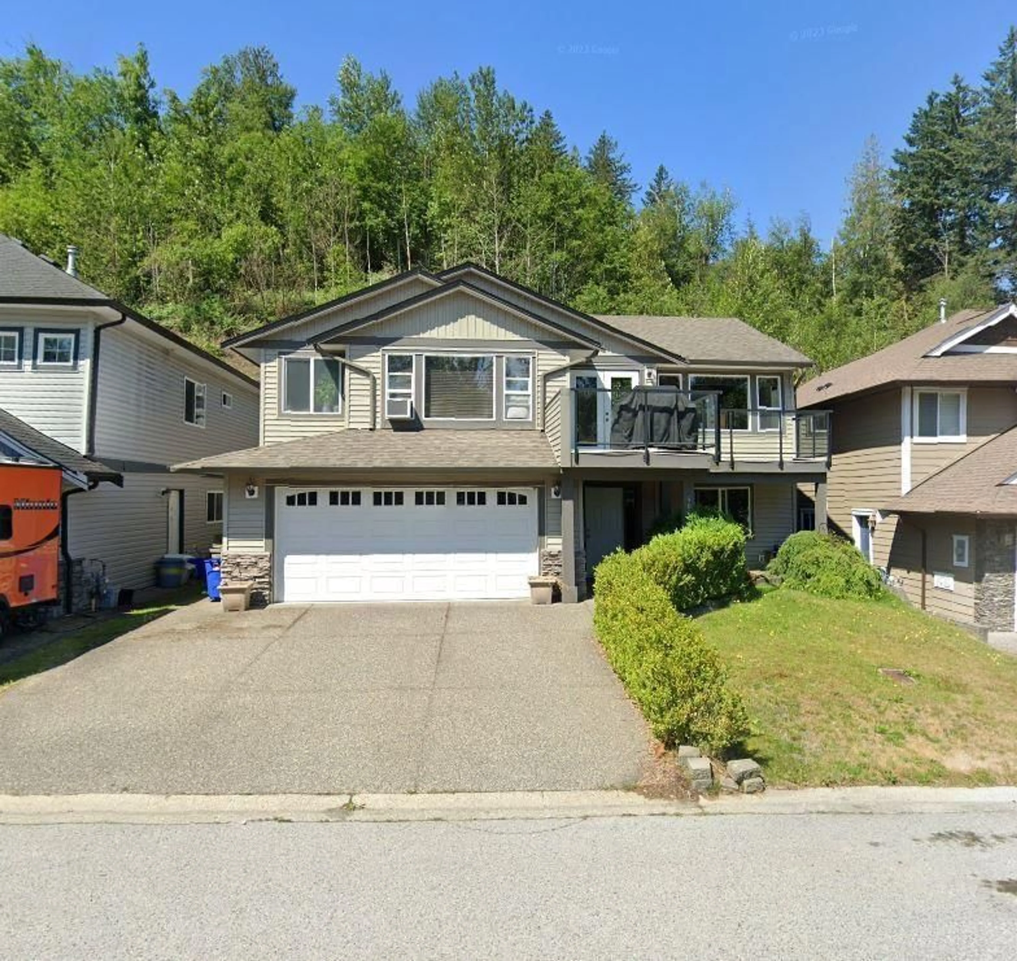 A pic from outside/outdoor area/front of a property/back of a property/a pic from drone, street for 4688 TESKEY ROAD, Chilliwack British Columbia V2R0C6