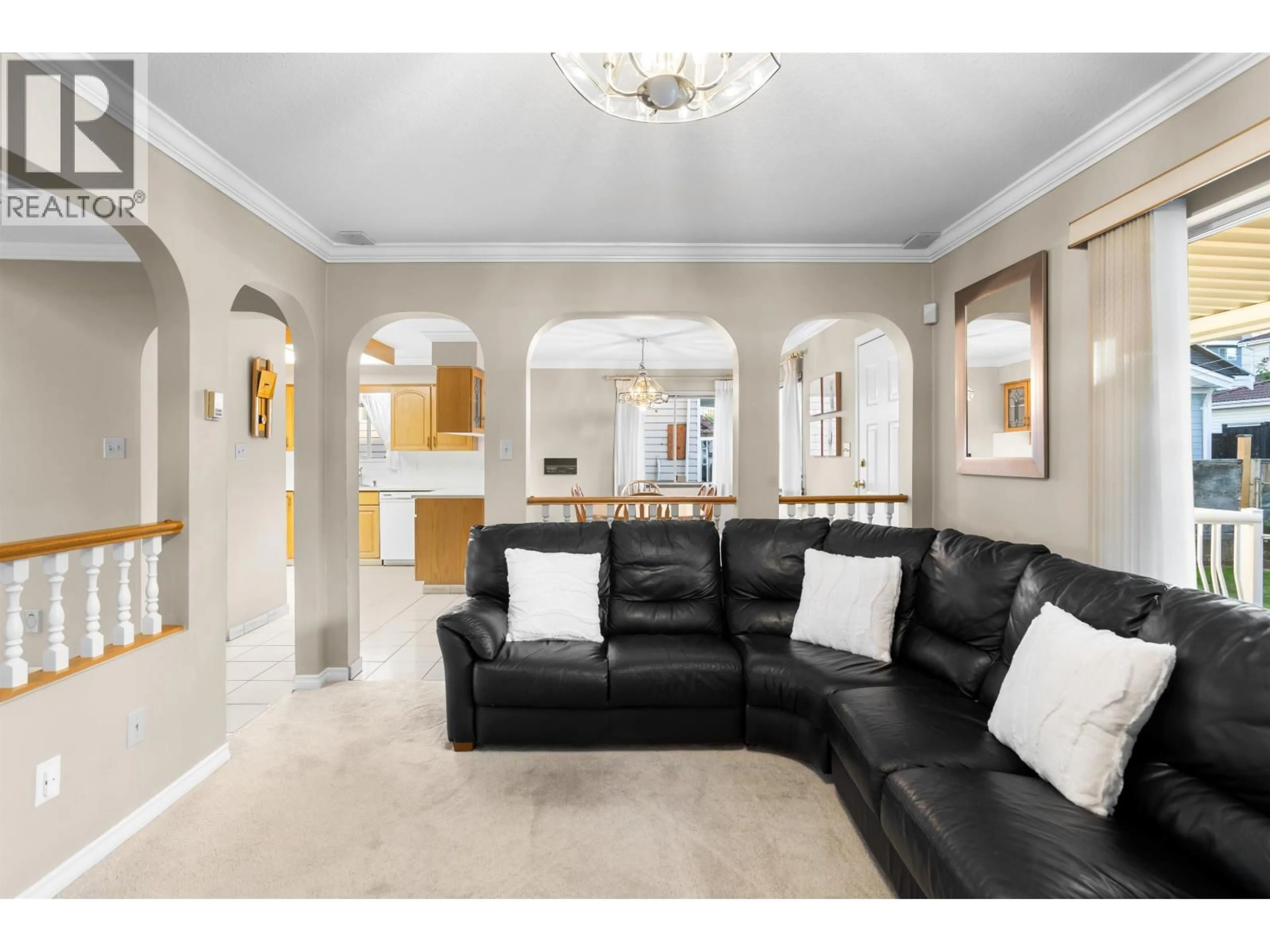 Living room with furniture, ceramic/tile floor for 5455 CHAMBERS STREET, Vancouver British Columbia V5R3M3