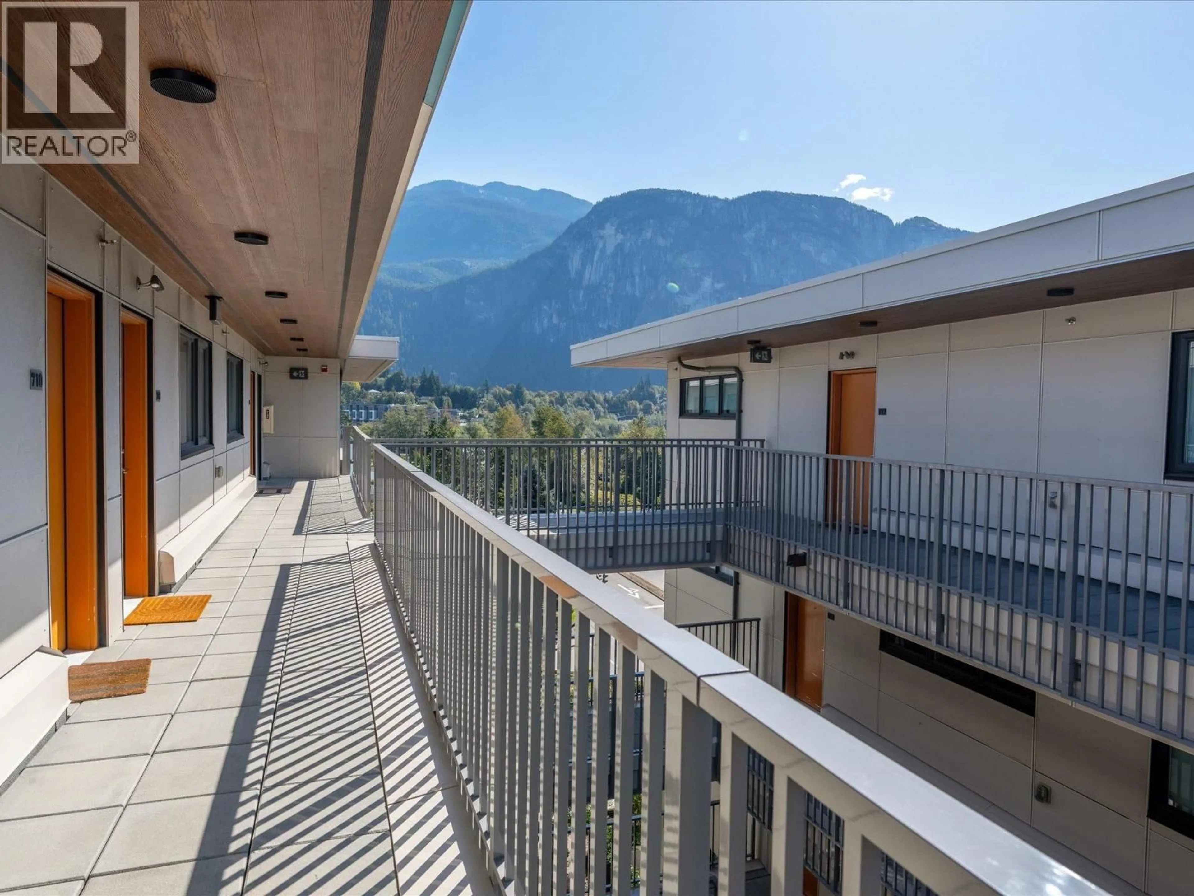 Balcony in the apartment, mountain view for 712 - 38362 BUCKLEY AVENUE, Squamish British Columbia V8B0J8