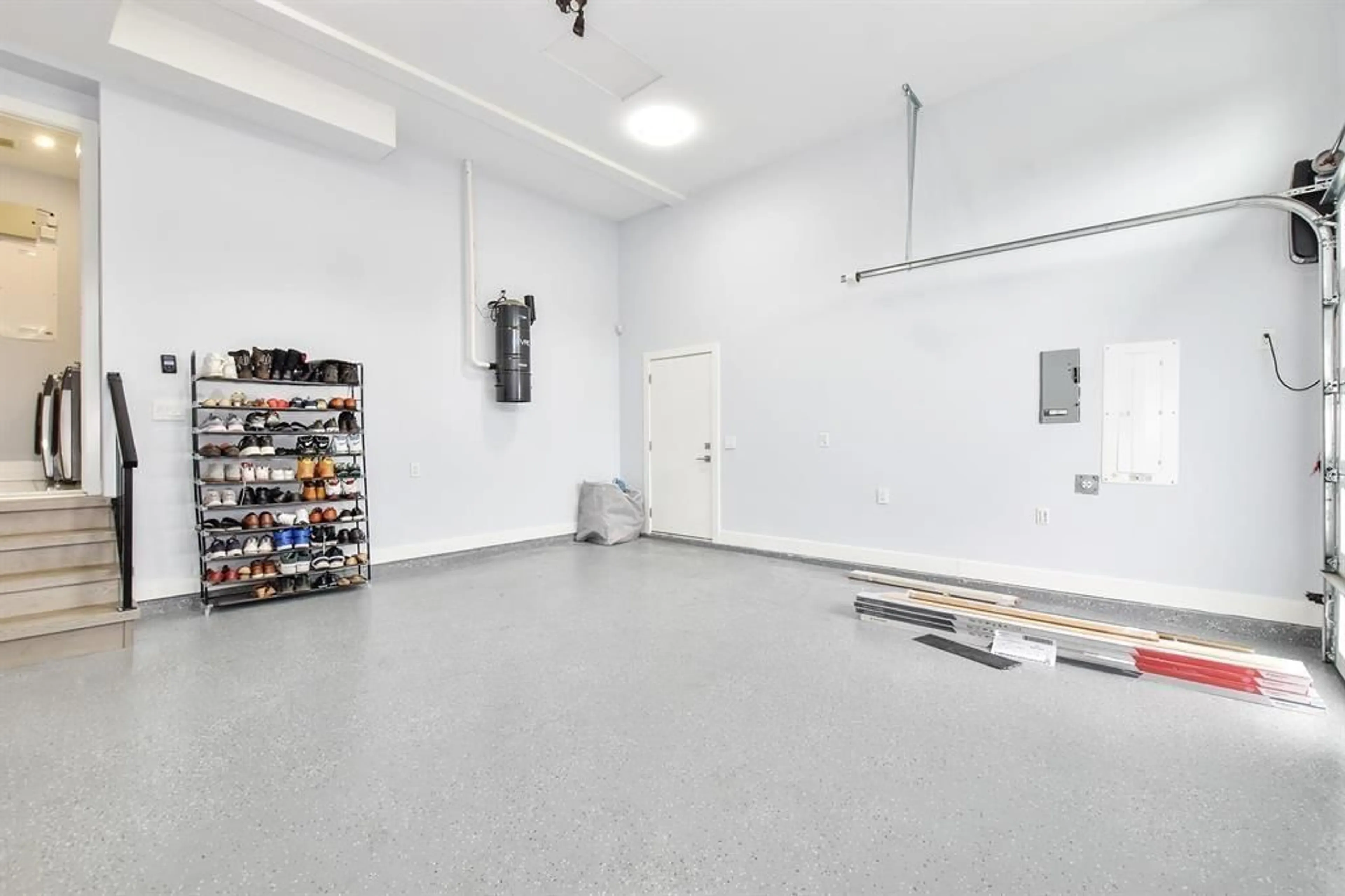 Indoor garage for 2778 PRINCESS, Abbotsford British Columbia V2T2S6