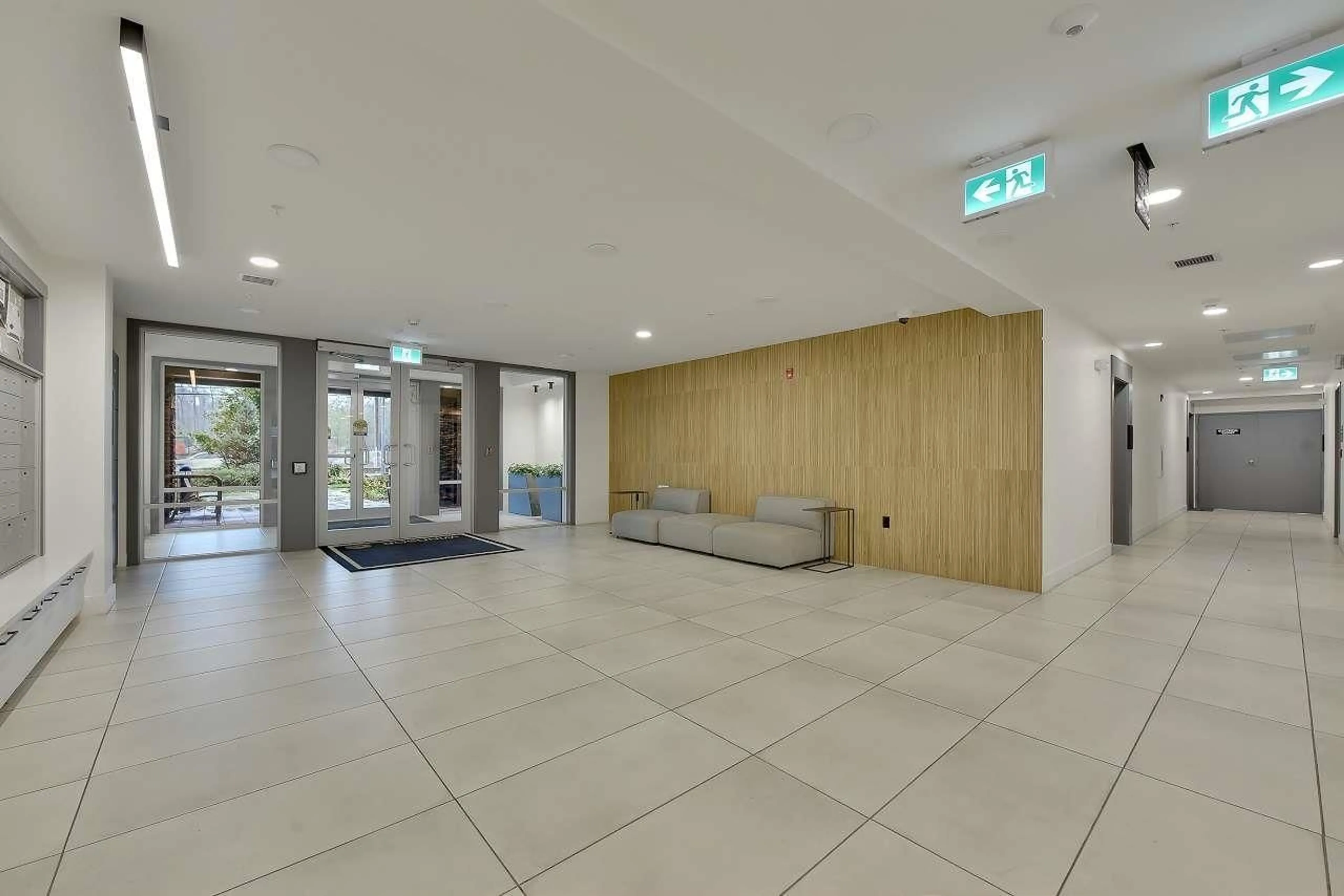 Indoor foyer for 304 - 19935 75A, Langley British Columbia V2Y4L5