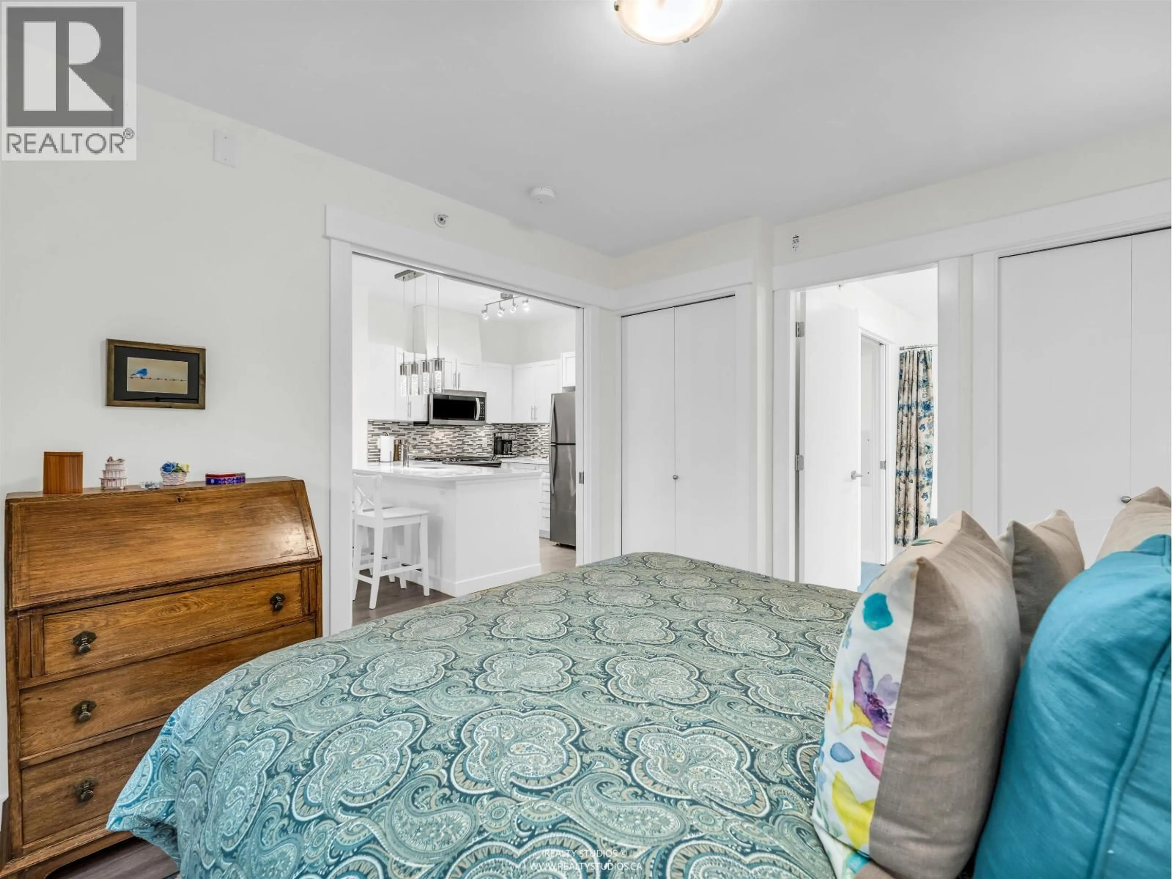 Bedroom with bed, unknown for 302 - 1468 SAINT ANDREWS AVENUE, North Vancouver British Columbia V7L0A8