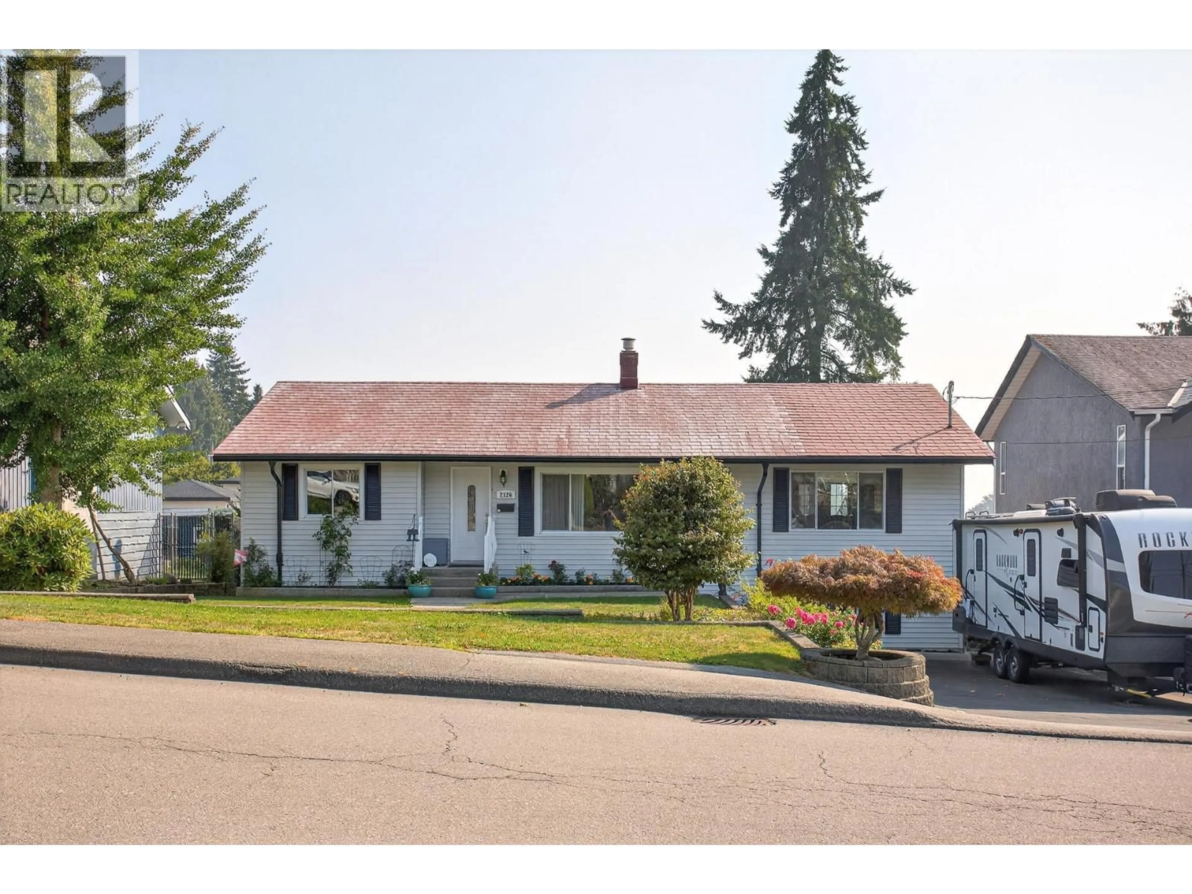 Home with vinyl exterior material, street for 2126 KUGLER AVENUE, Coquitlam British Columbia V3K2S6