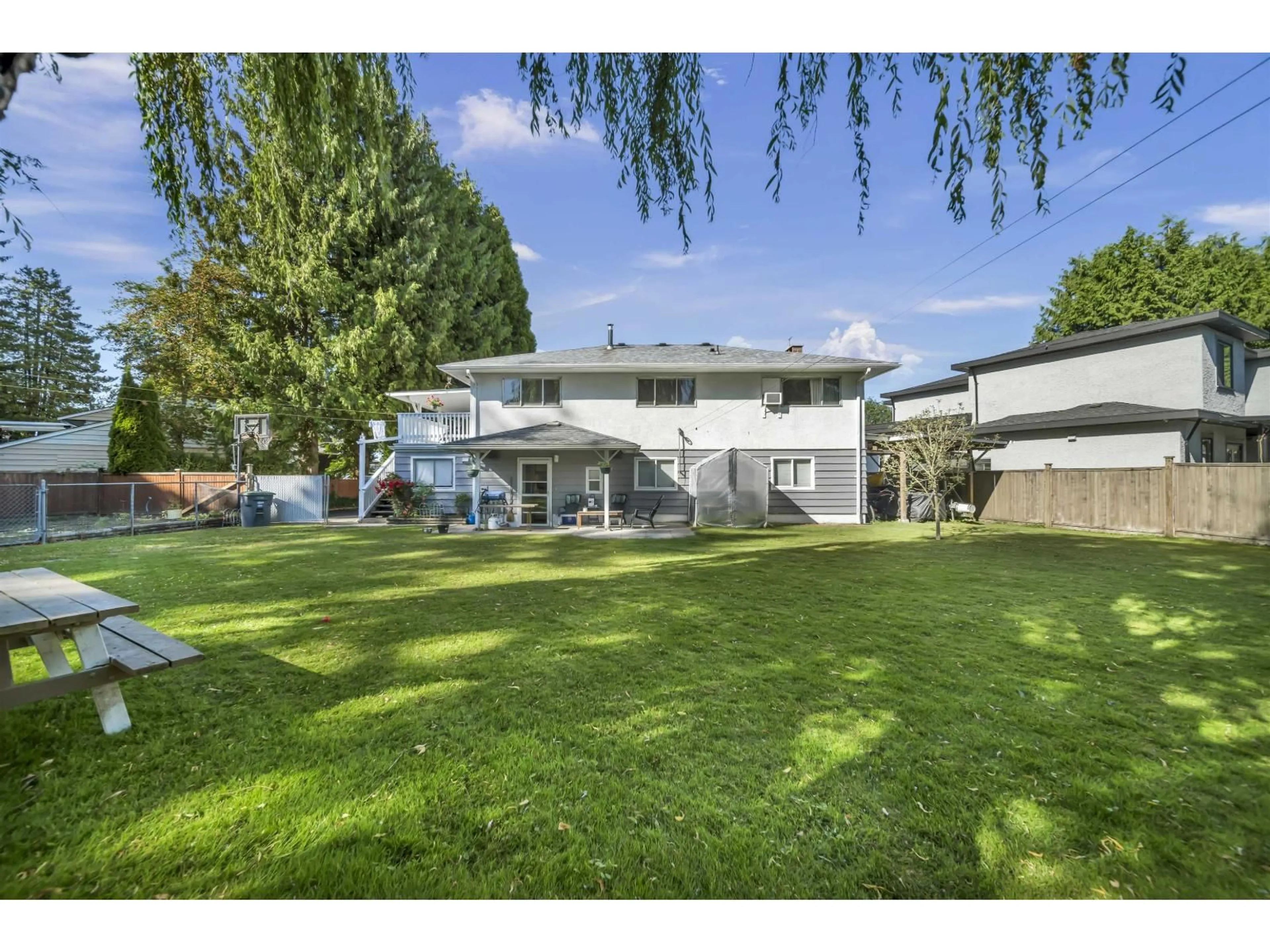 A pic from outside/outdoor area/front of a property/back of a property/a pic from drone, unknown for 12448 97B, Surrey British Columbia V3V2H8
