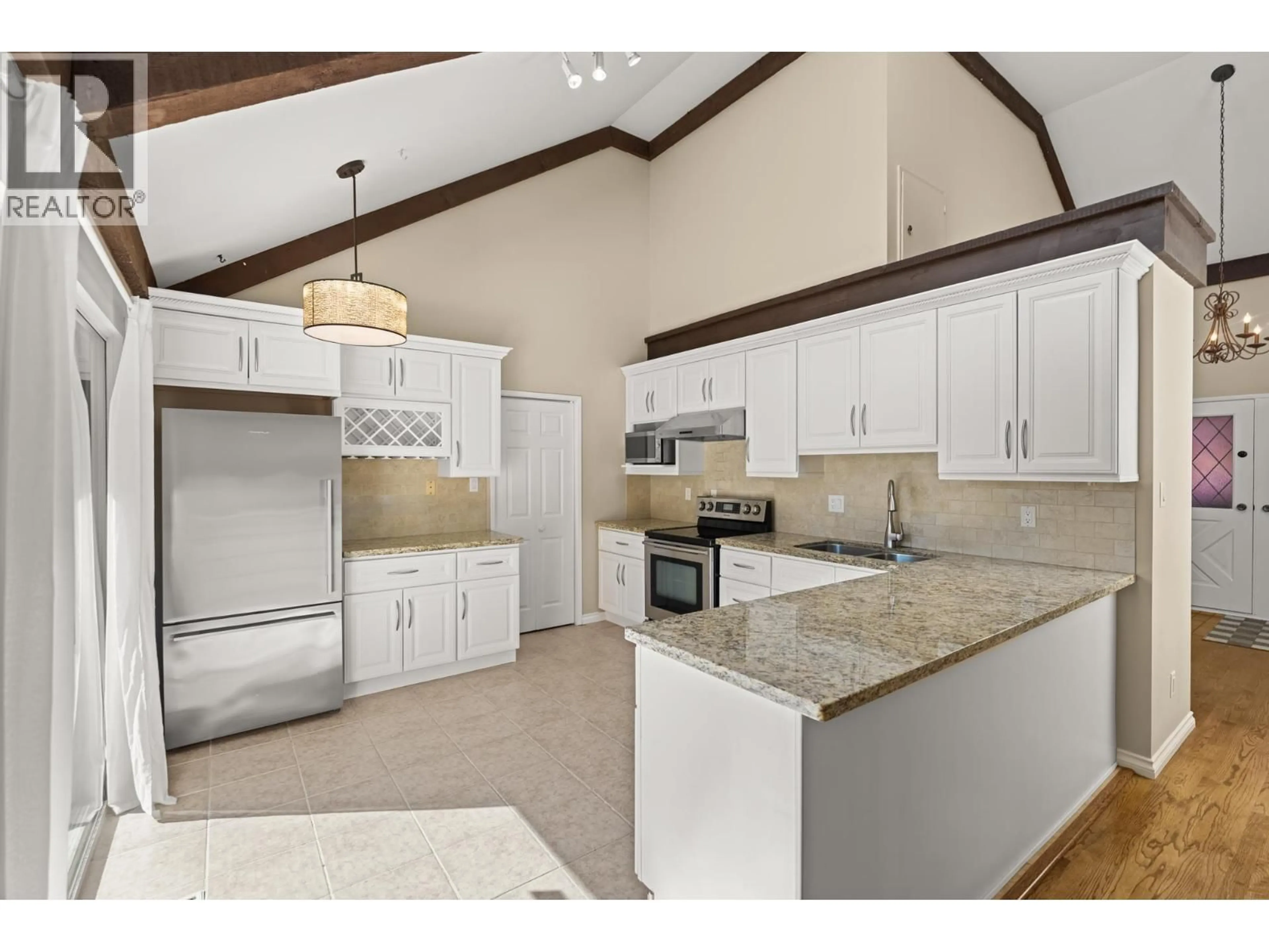Open concept kitchen, ceramic/tile floor for 11180 KINGFISHER DRIVE, Richmond British Columbia V7E3X5