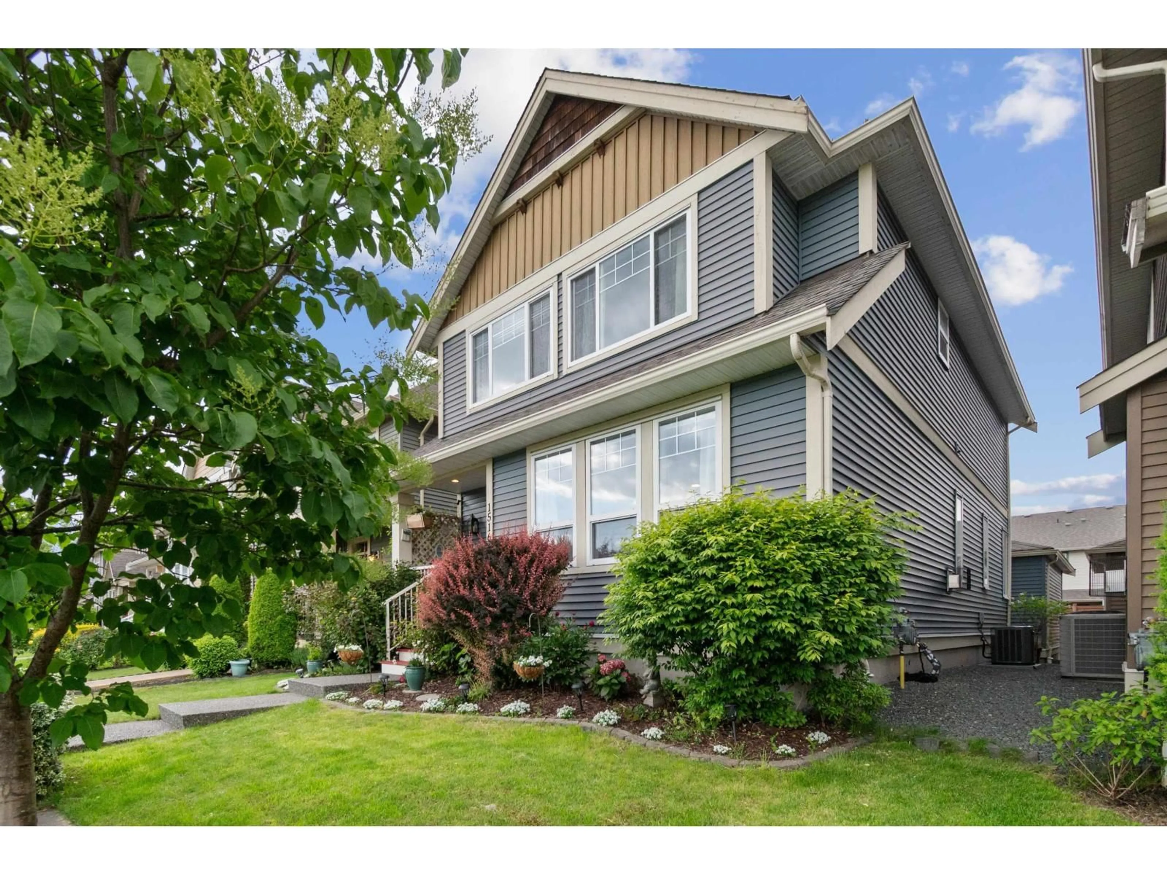 Home with vinyl exterior material, street for 1516 MACKAY CRESCENT, Agassiz British Columbia V0M1A3