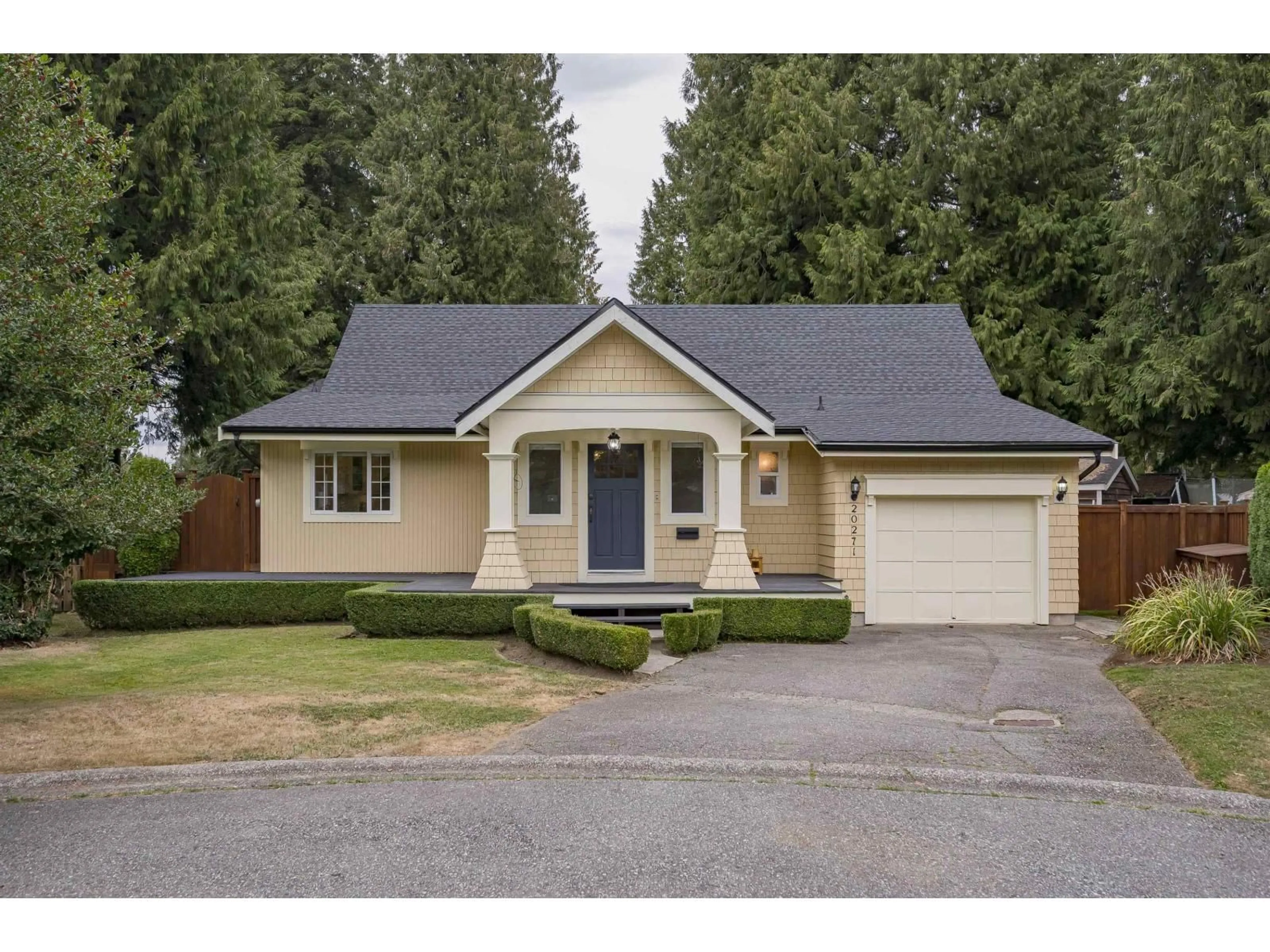 Home with vinyl exterior material, street for 20271 49, Langley British Columbia V3A6W9