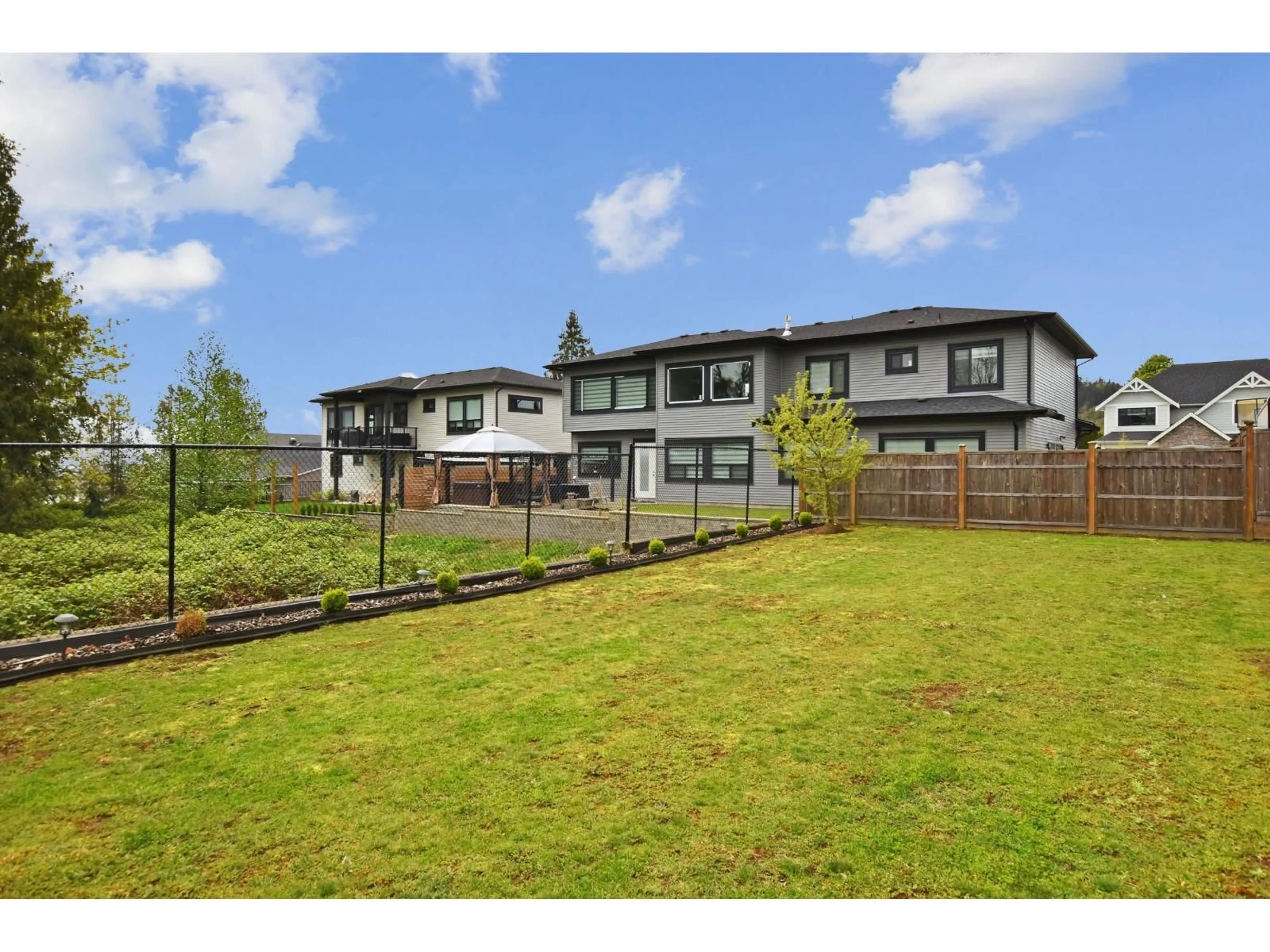 A pic from outside/outdoor area/front of a property/back of a property/a pic from drone, mountain view for 35262 EWERT, Mission British Columbia V2V0G3