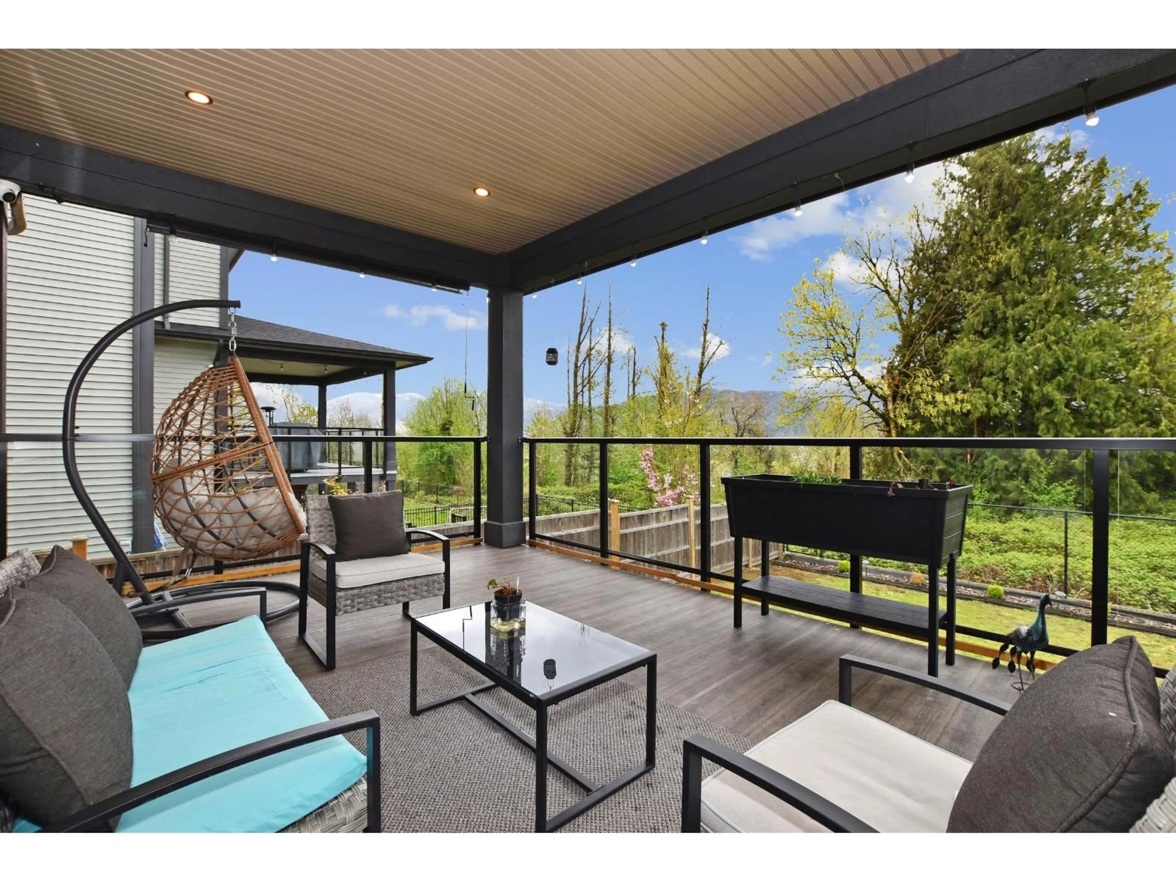 Patio, mountain view for 35262 EWERT, Mission British Columbia V2V0G3