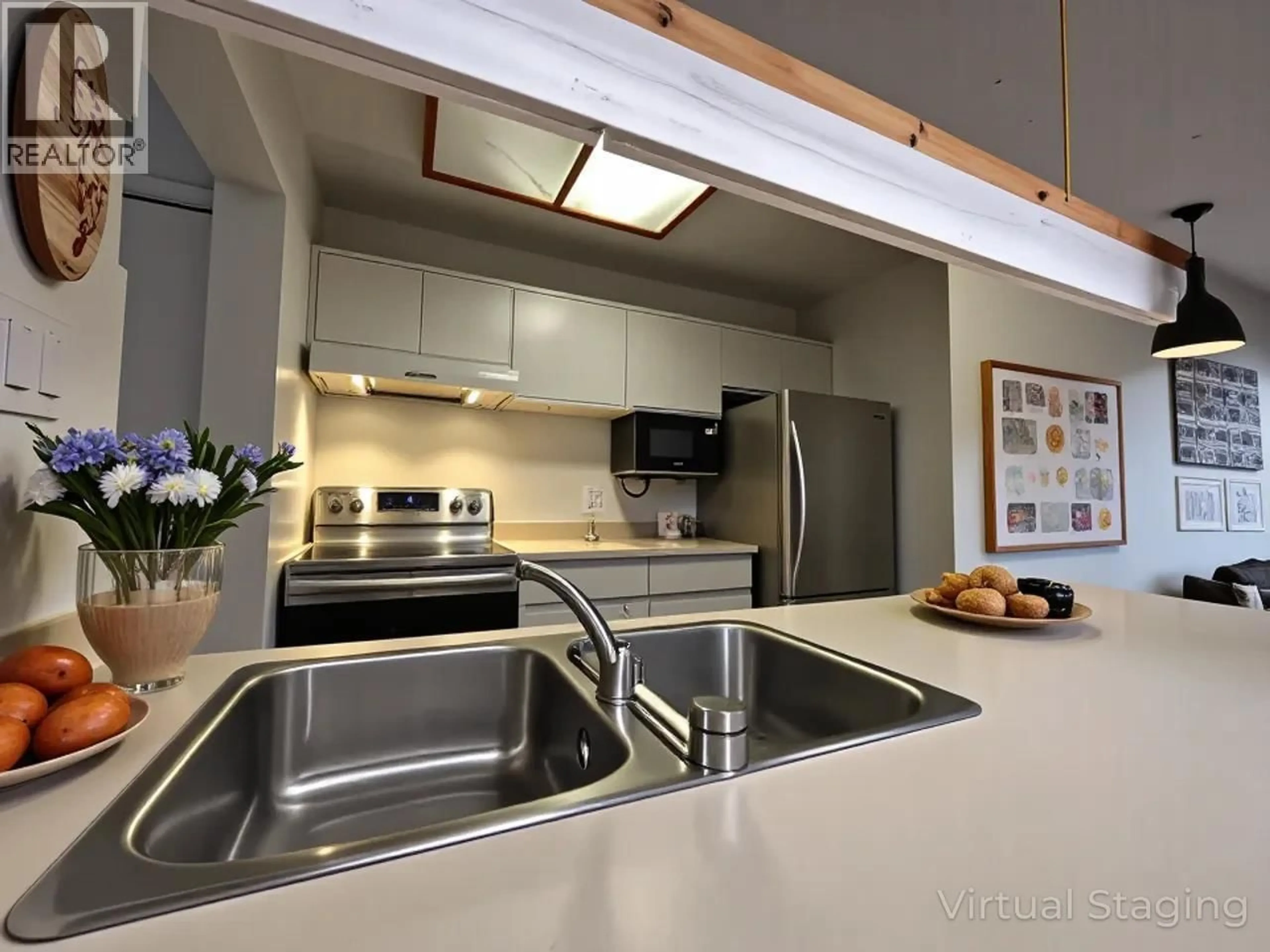 Contemporary kitchen, unknown for 103 - 3 K DE K COURT, New Westminster British Columbia V3M6B6