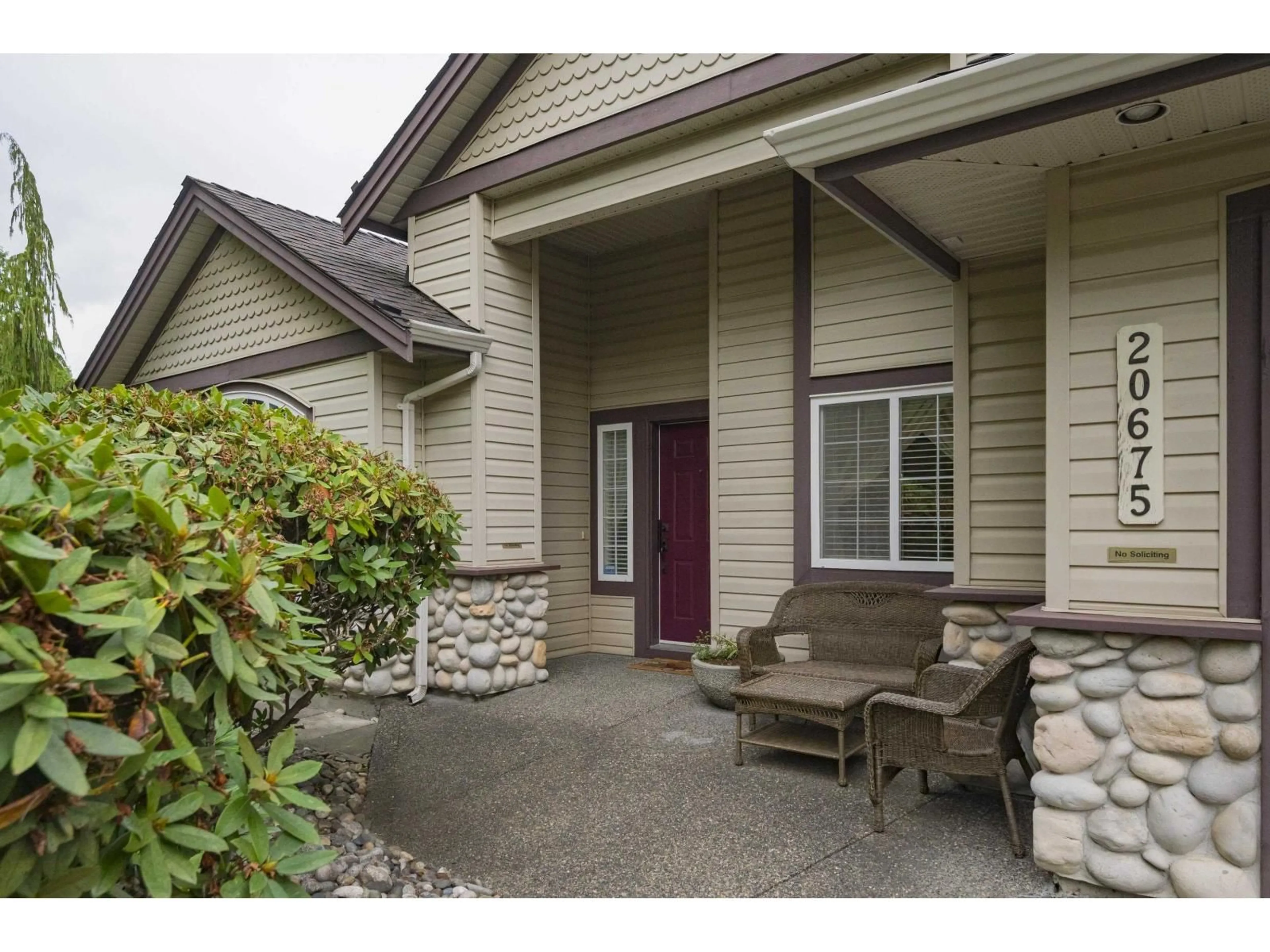 Indoor entryway for 20675 97B, Langley British Columbia V1M3Y3