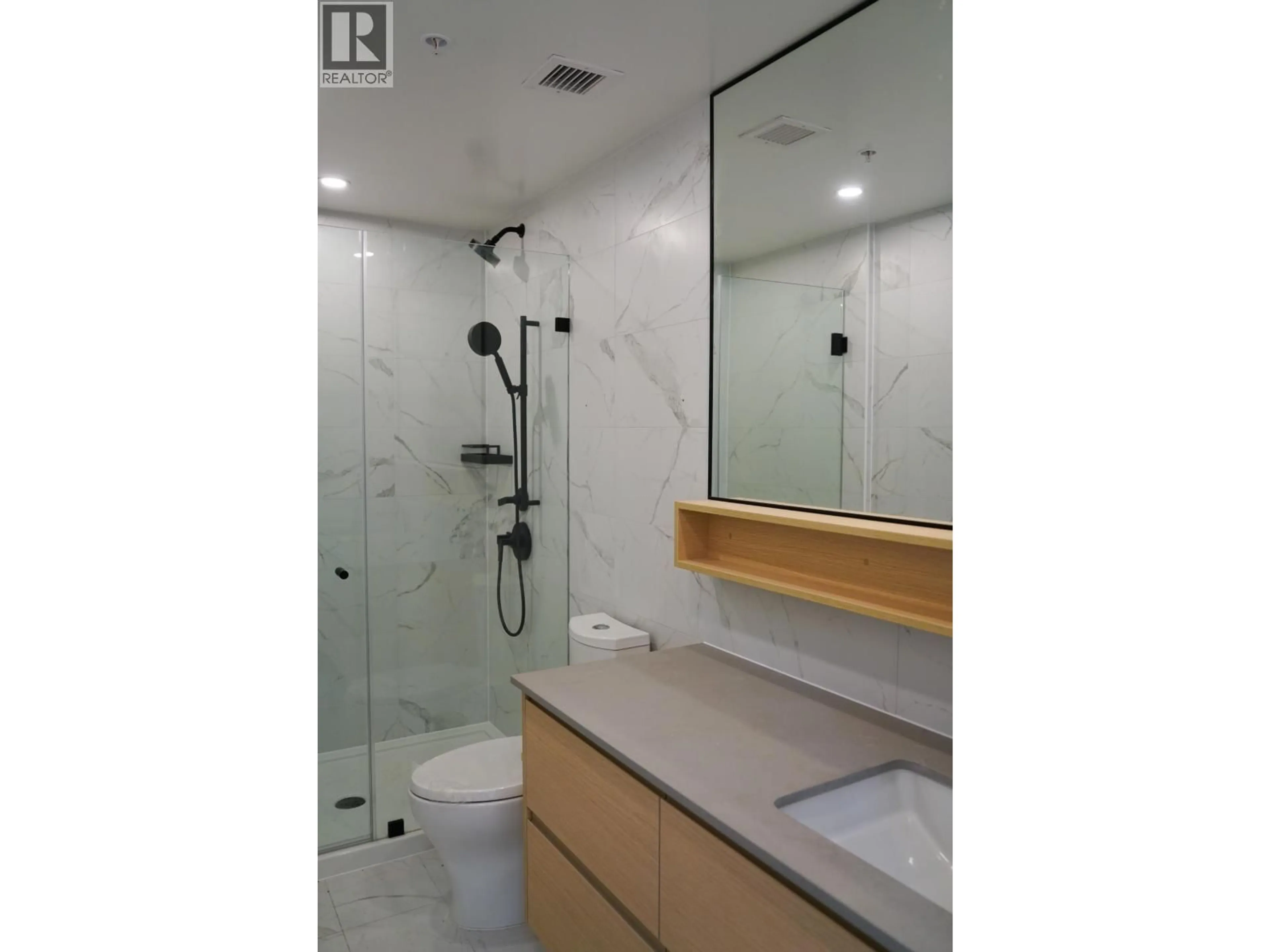 Standard bathroom, unknown for 403 - 310 SALTER STREET, New Westminster British Columbia V3M0N7