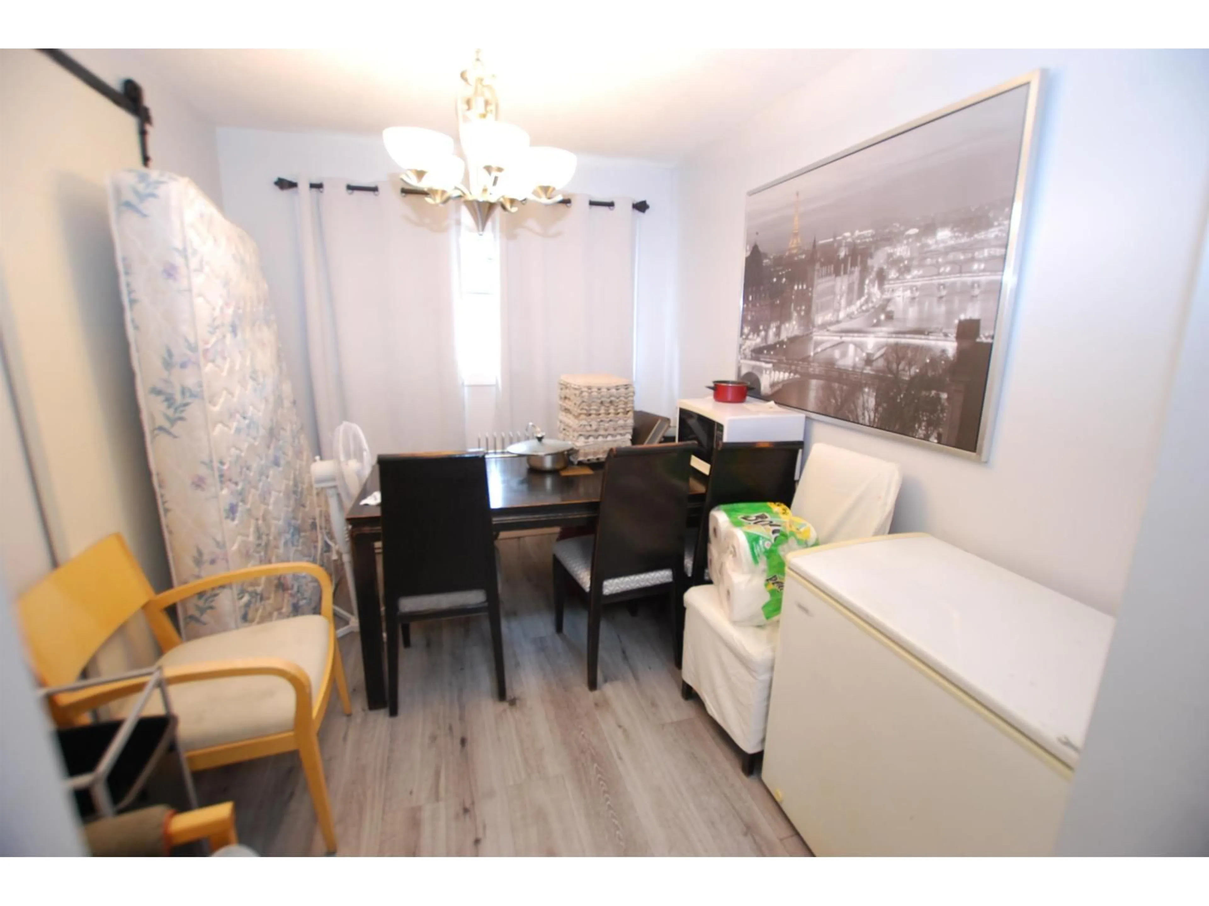 Dining room, wood/laminate floor for 210 - 33850 FERN, Abbotsford British Columbia V2S6C3