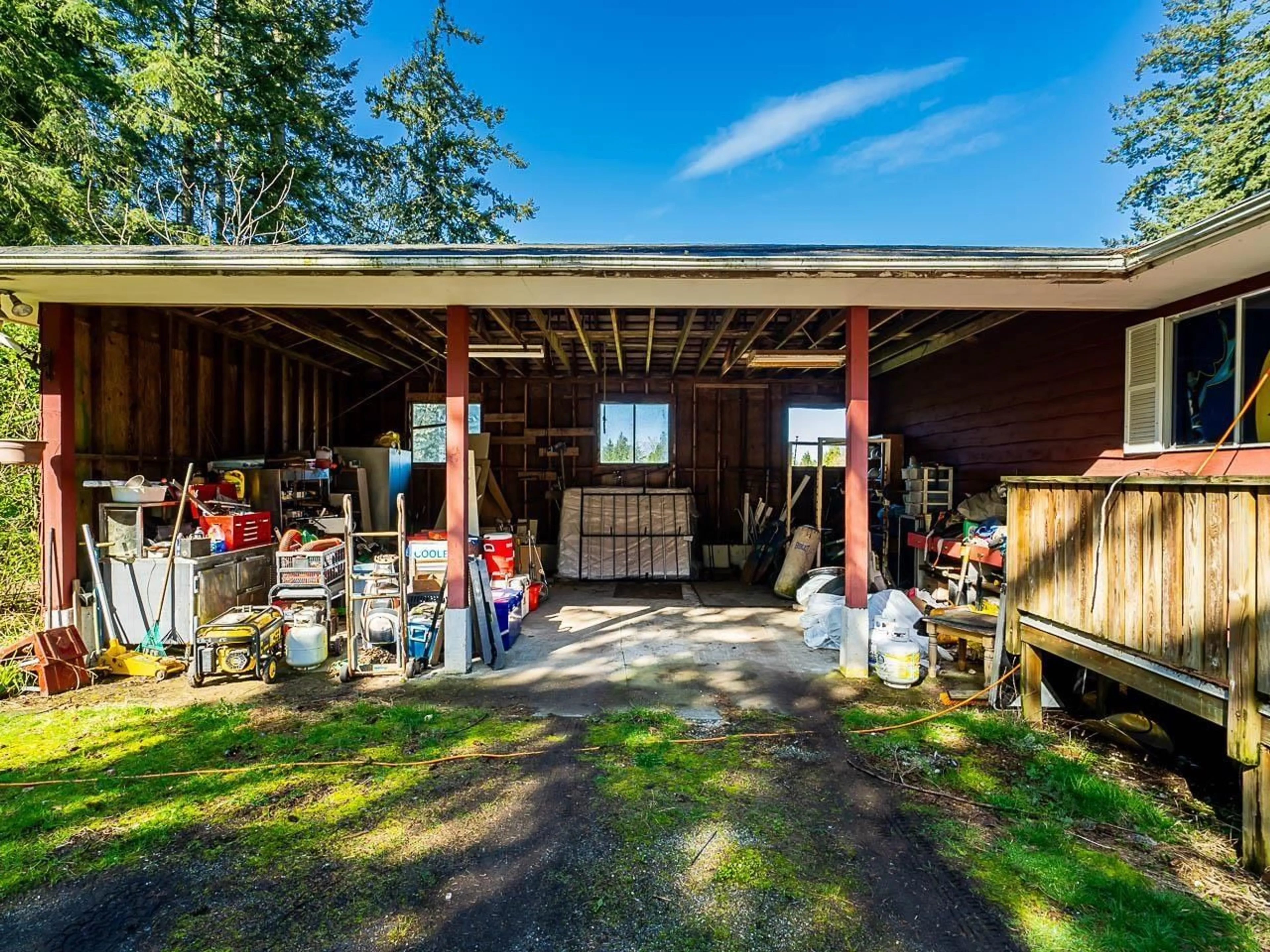 Shed for 18495 0, Surrey British Columbia V3Z9R9
