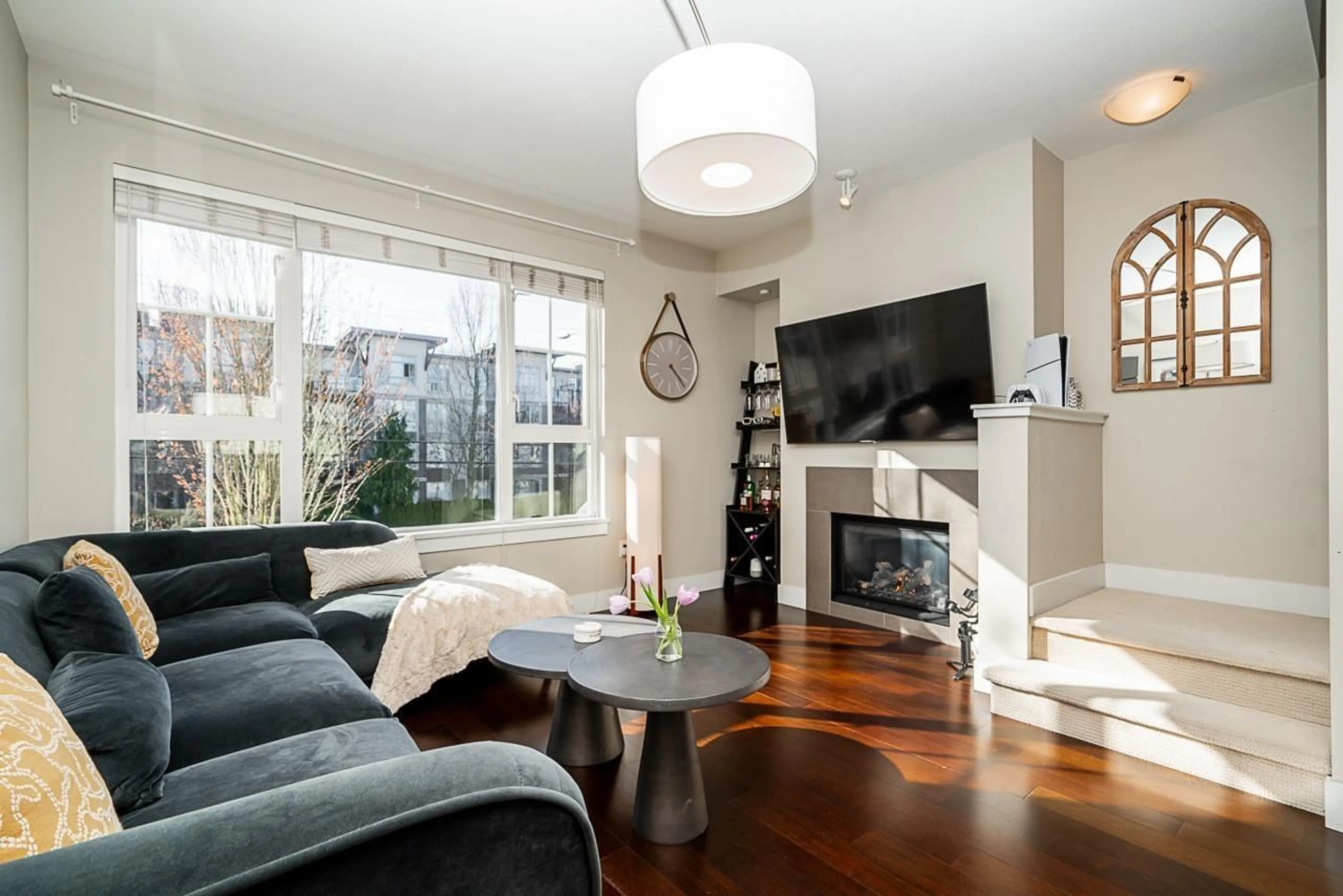 Living room with furniture, wood/laminate floor for 166 - 2501 161A, Surrey British Columbia V3Z7Y6