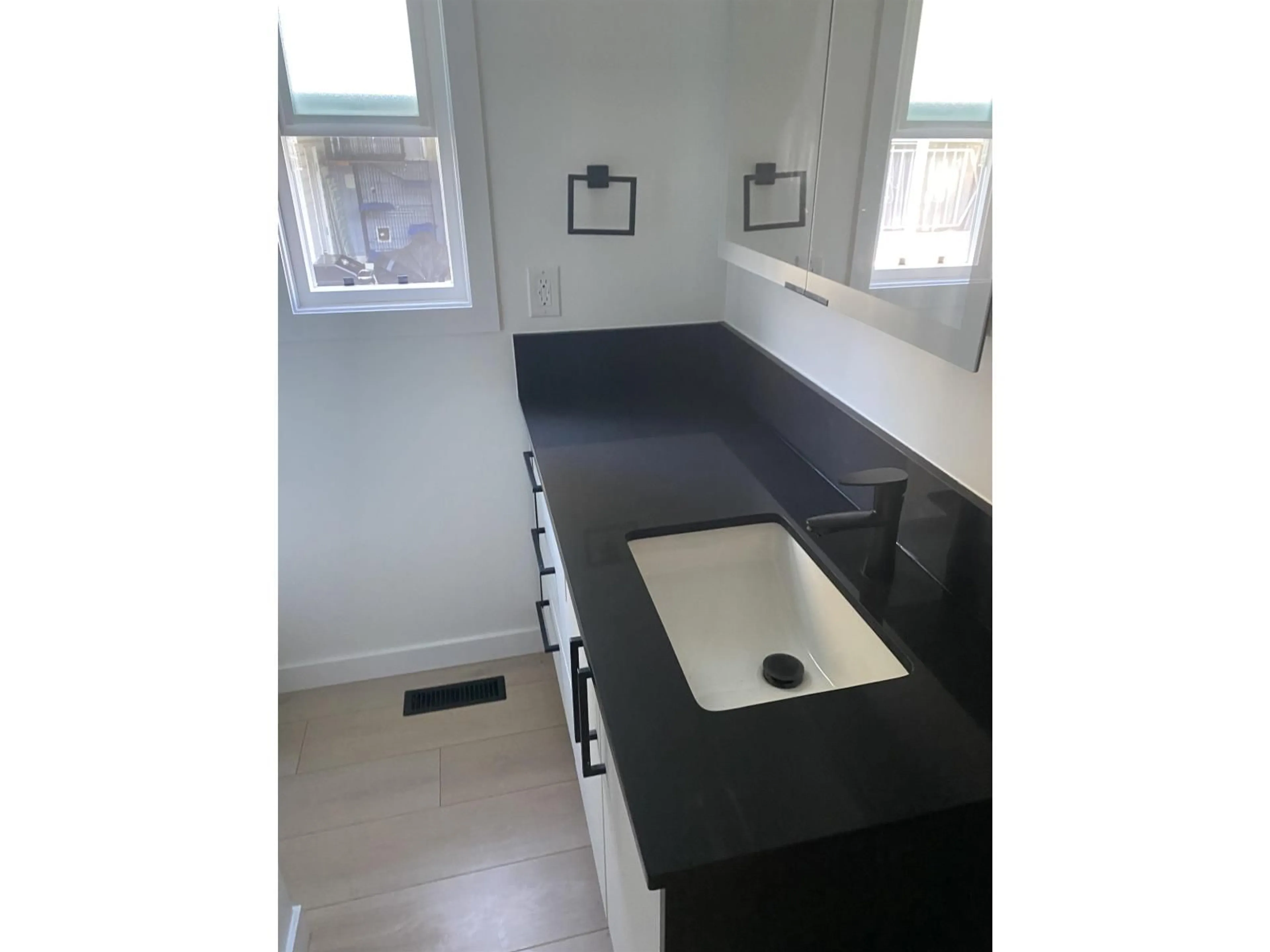 Standard kitchen, unknown for 235 - 1840 160, Surrey British Columbia V4A4X4