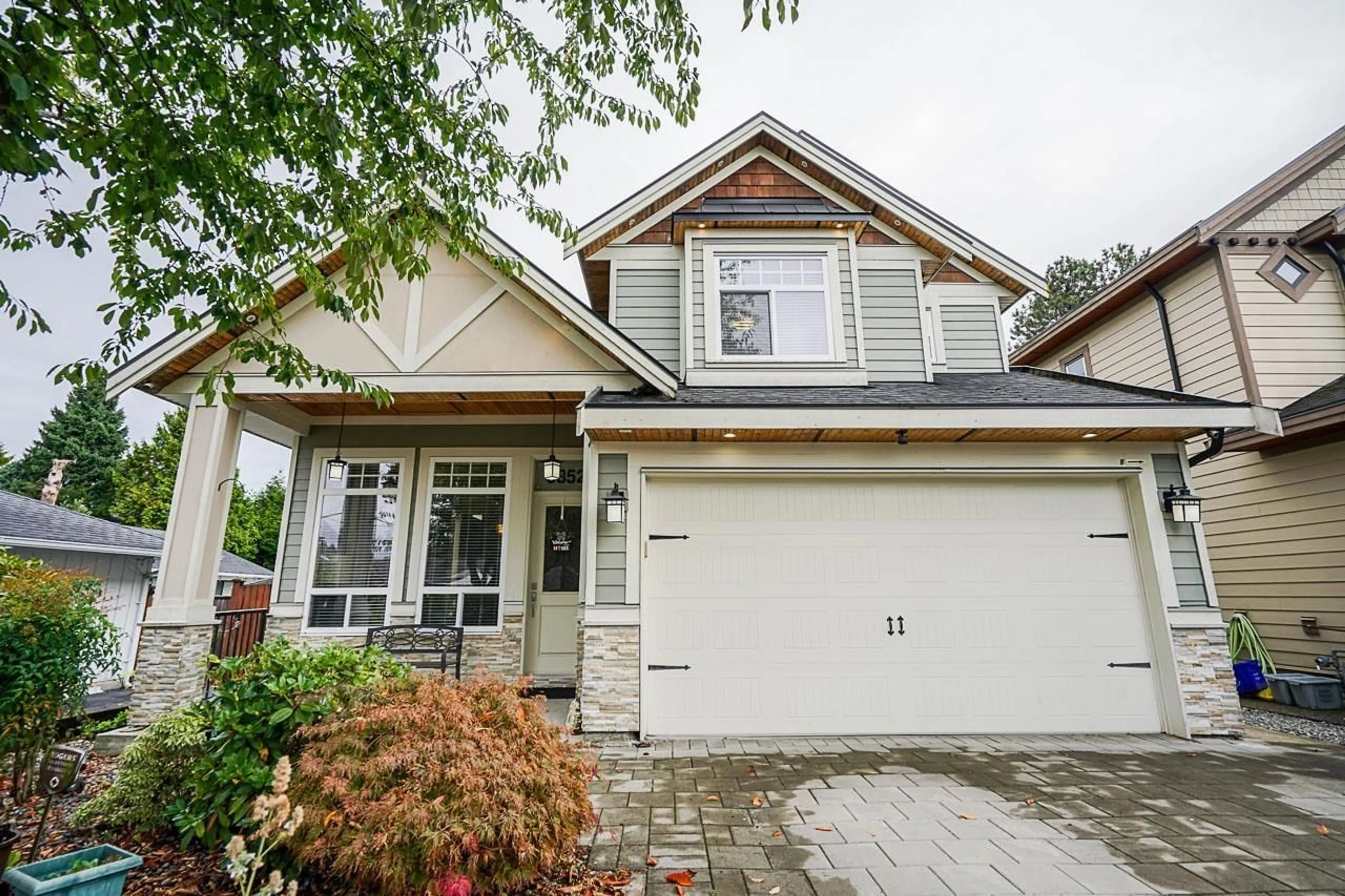 Home with vinyl exterior material, street for 8852 118, Delta British Columbia V4C6H7
