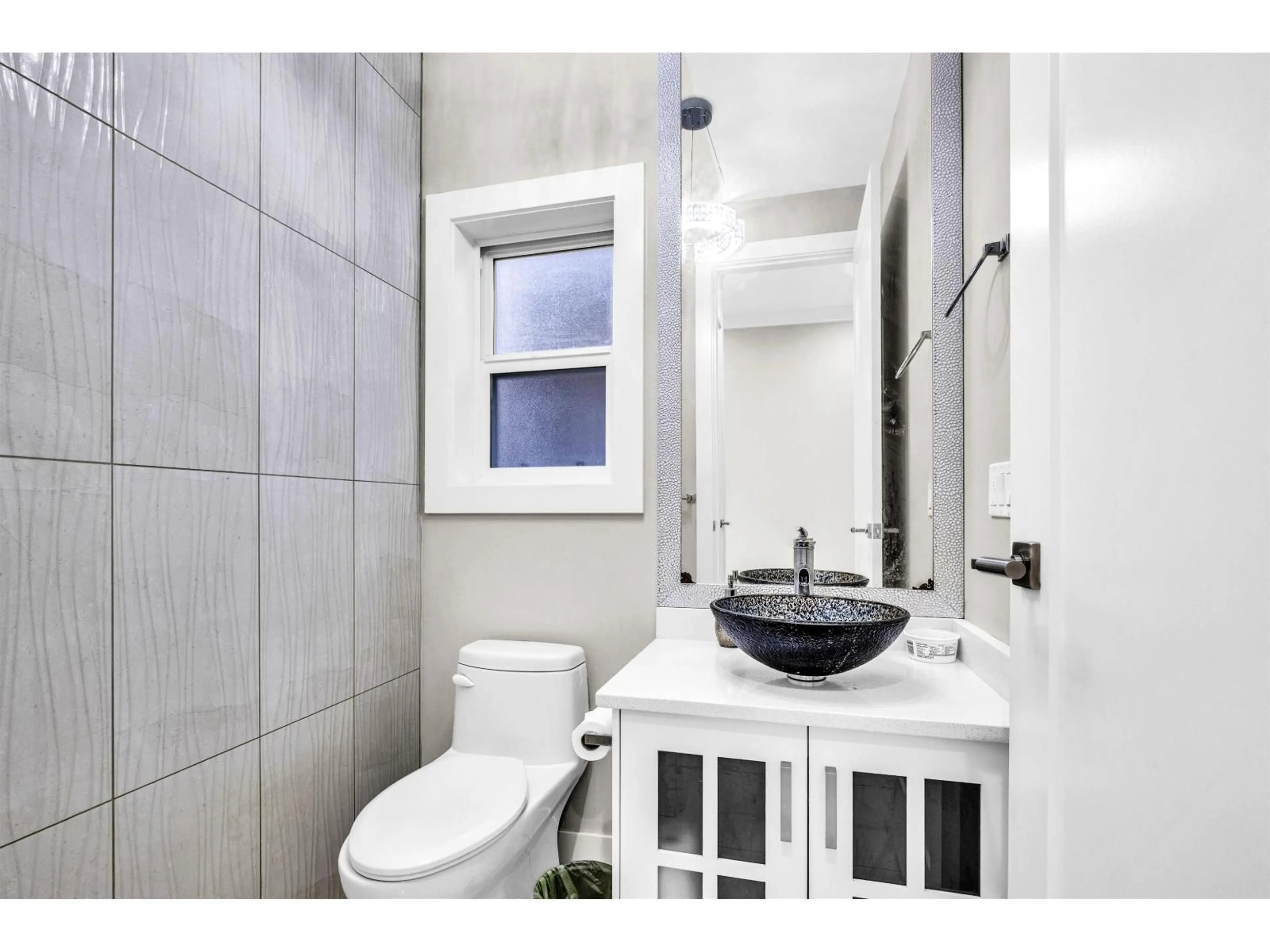 Standard bathroom, ceramic/tile floor for 11899 74B, Delta British Columbia V4C1H2
