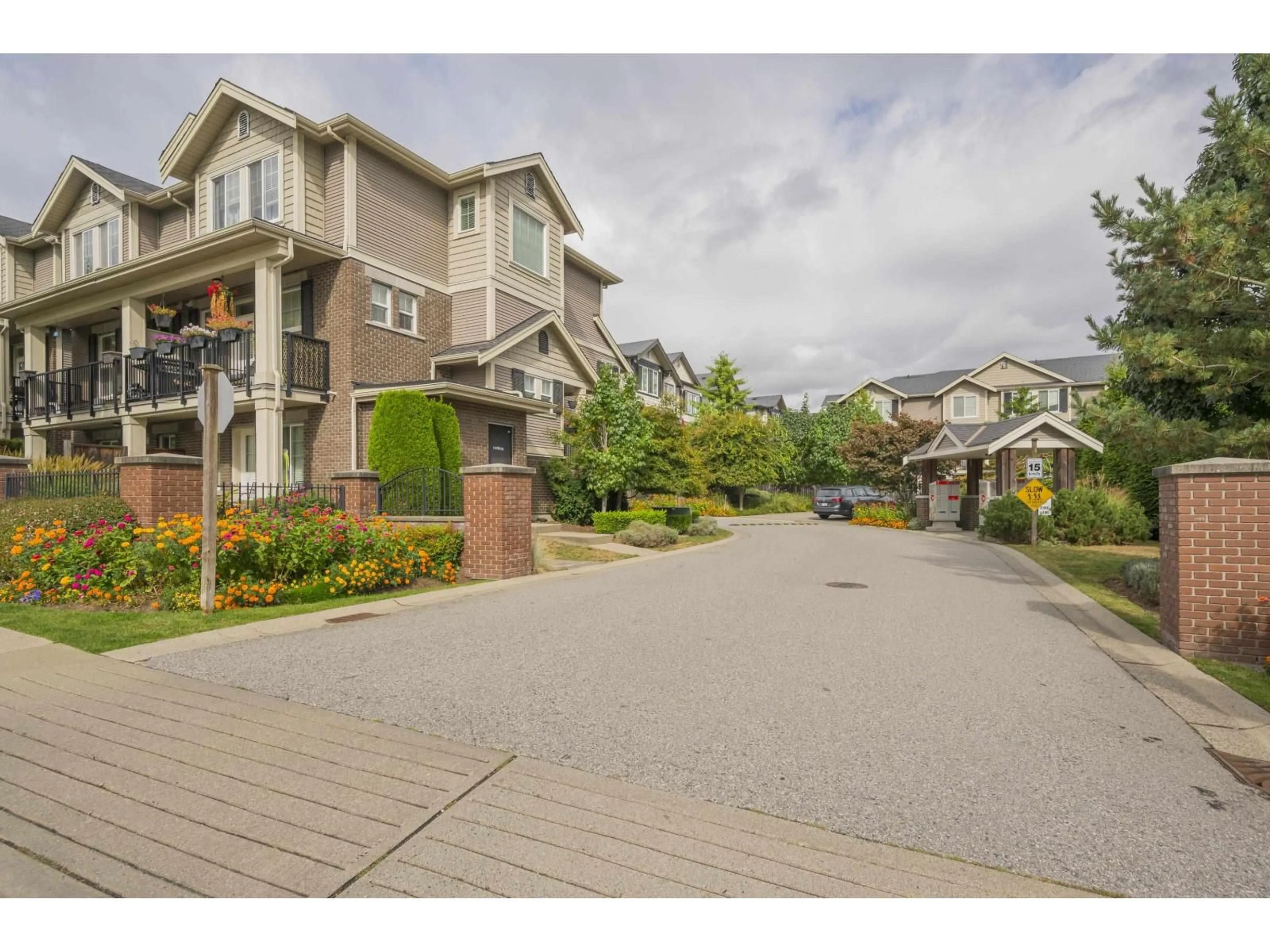 Unknown for 61 - 20831 70, Langley British Columbia V2Y0H1