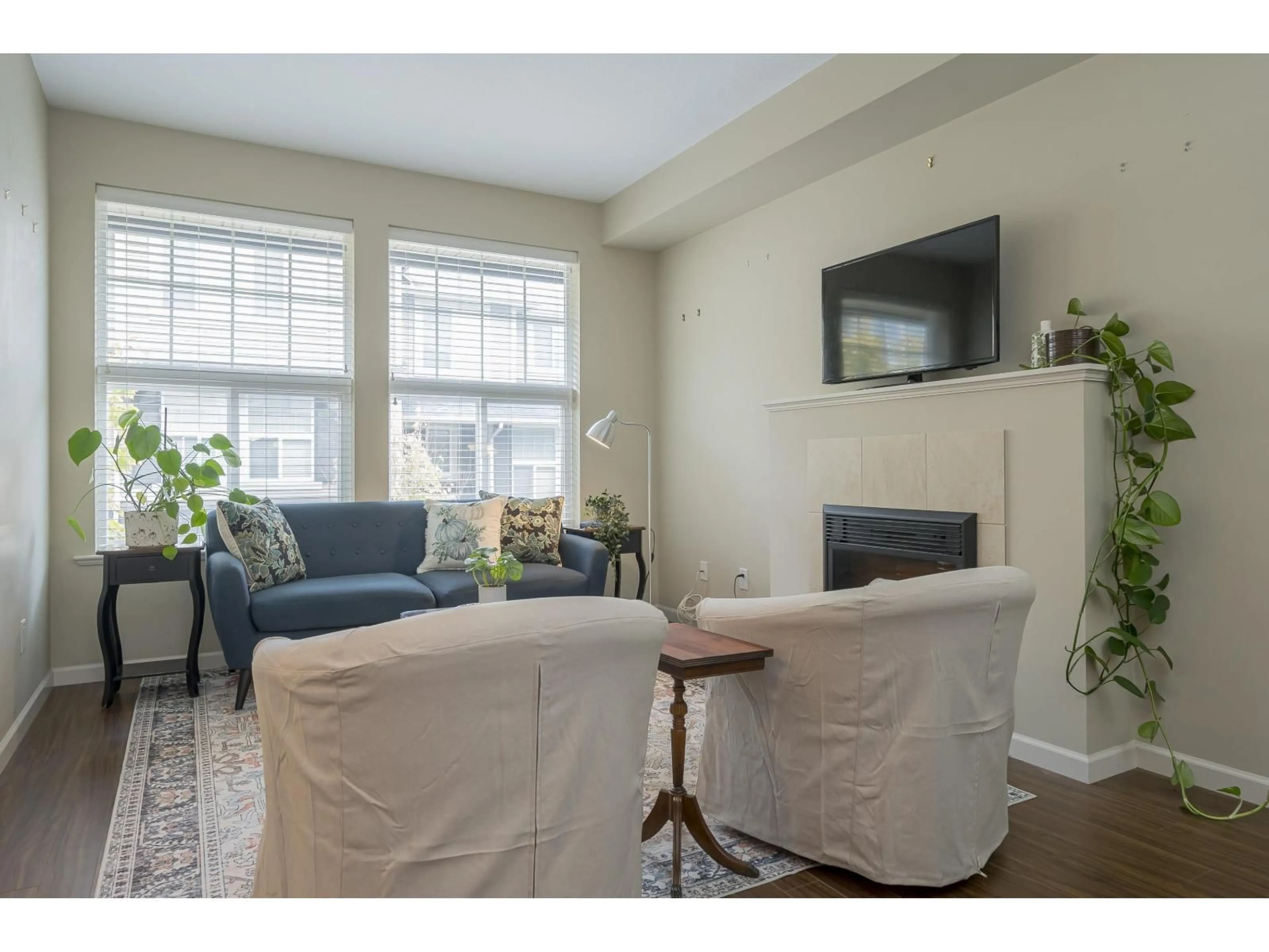 Living room with furniture, unknown for 61 - 20831 70, Langley British Columbia V2Y0H1
