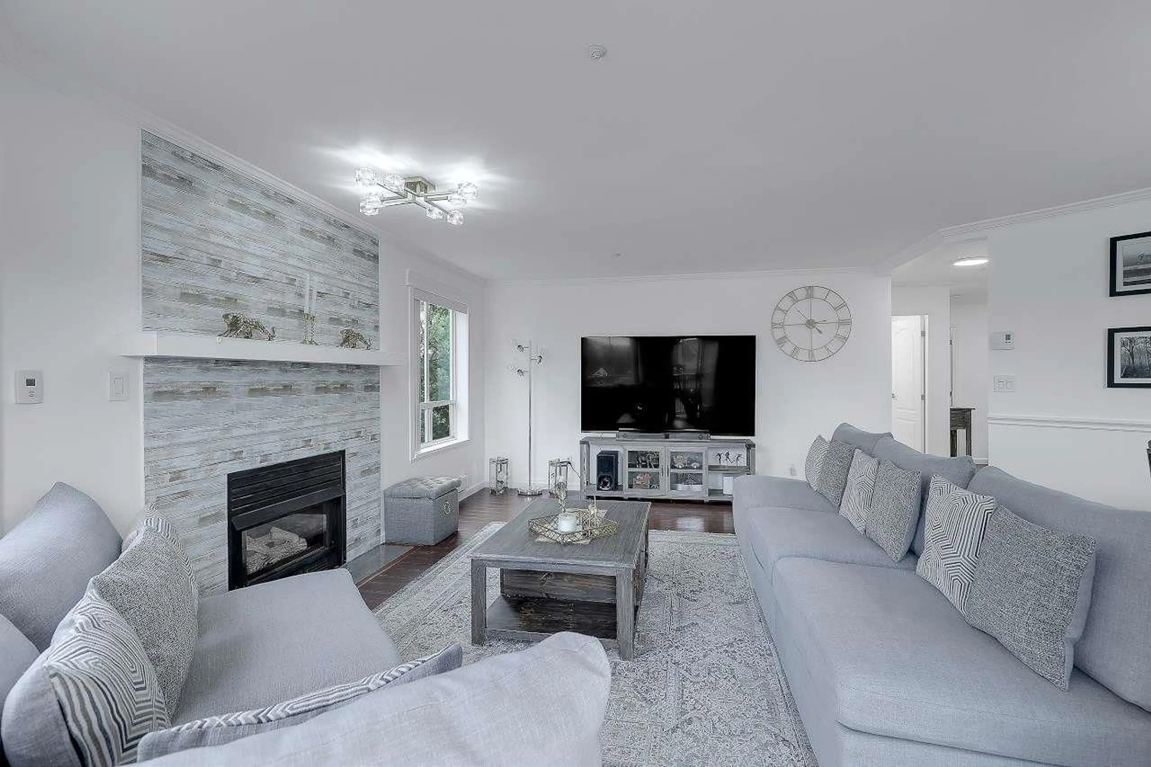 Living room with furniture, unknown for 201 - 5450 208, Langley British Columbia V3A2J9