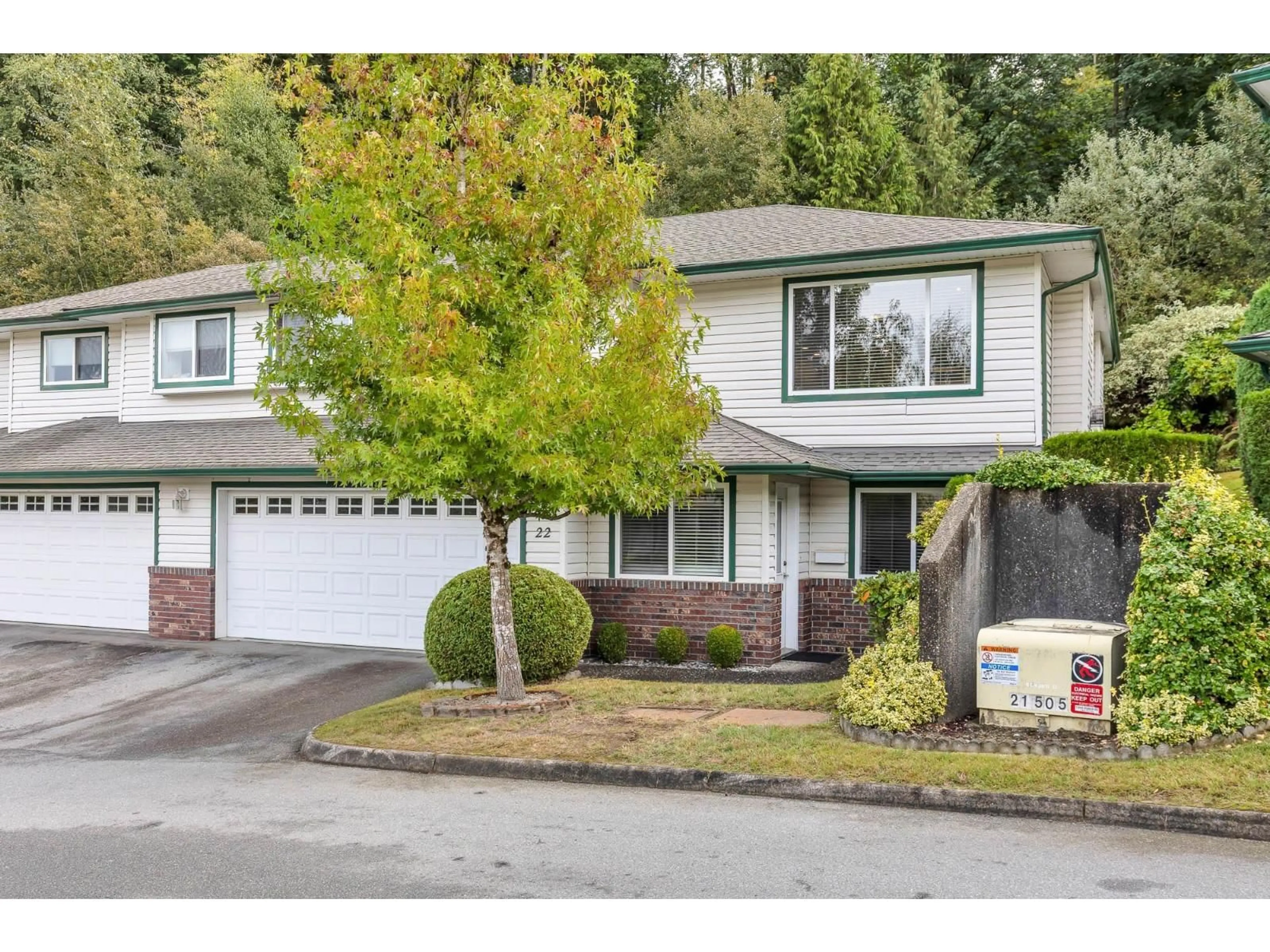 Home with vinyl exterior material, street for 22 - 34250 HAZELWOOD, Abbotsford British Columbia V2S7L4