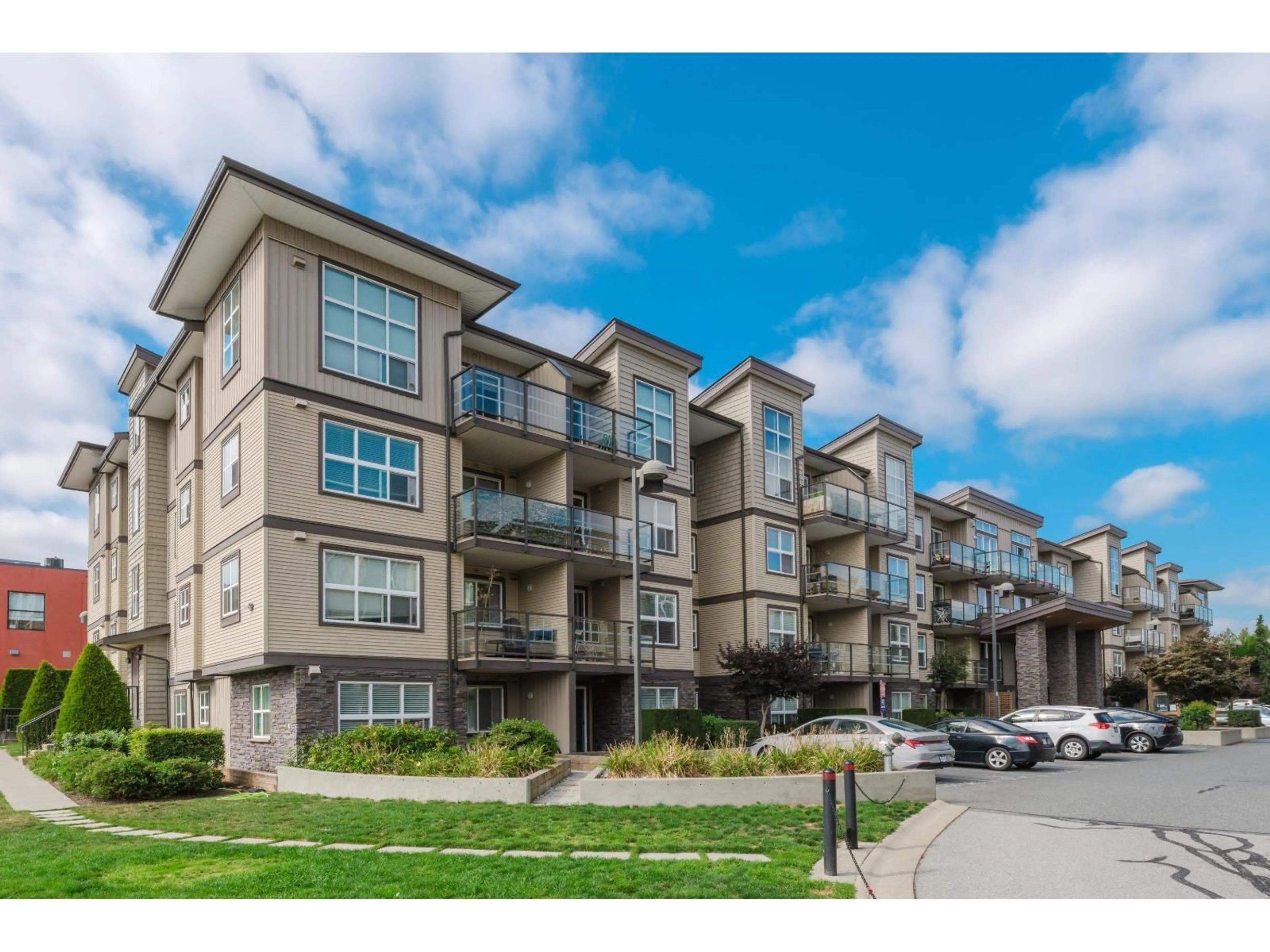 A pic from outside/outdoor area/front of a property/back of a property/a pic from drone, unknown for 307 - 30515 CARDINAL, Abbotsford British Columbia V2T0A8
