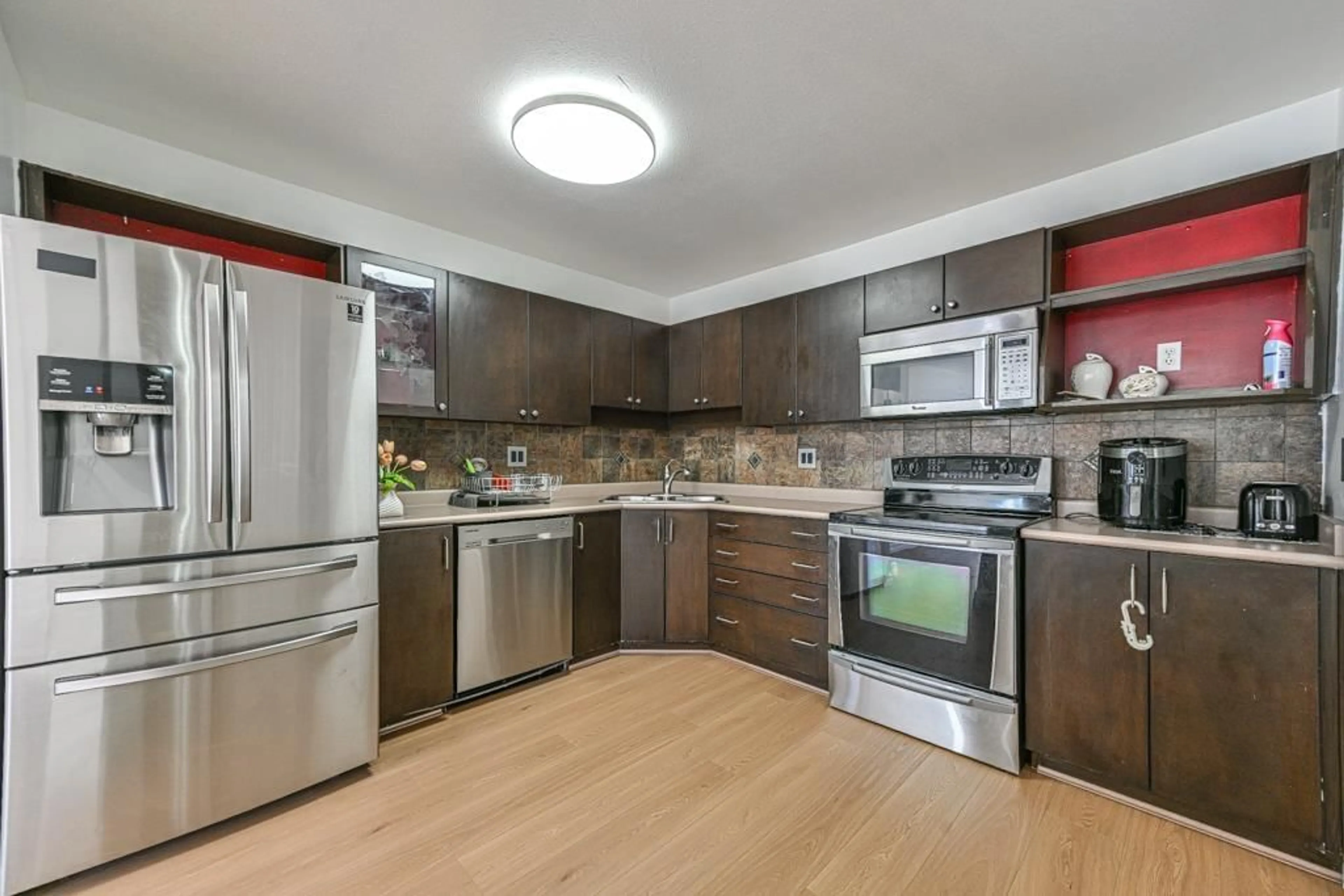 Unknown for 407 - 2435 CENTRE, Abbotsford British Columbia V2T2N4