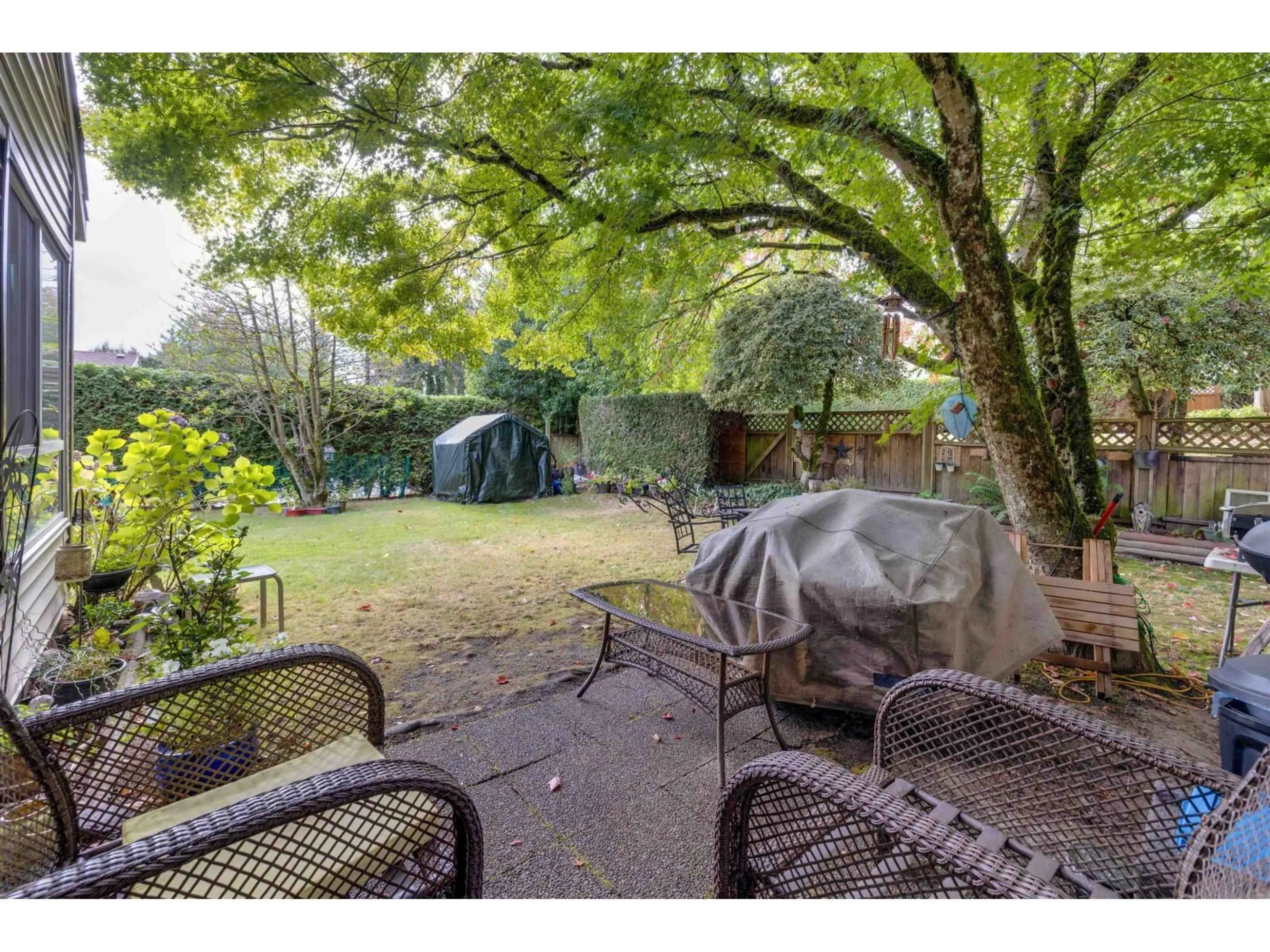 Patio, unknown for 6211 GREENSIDE WEST, Surrey British Columbia V3S5M8
