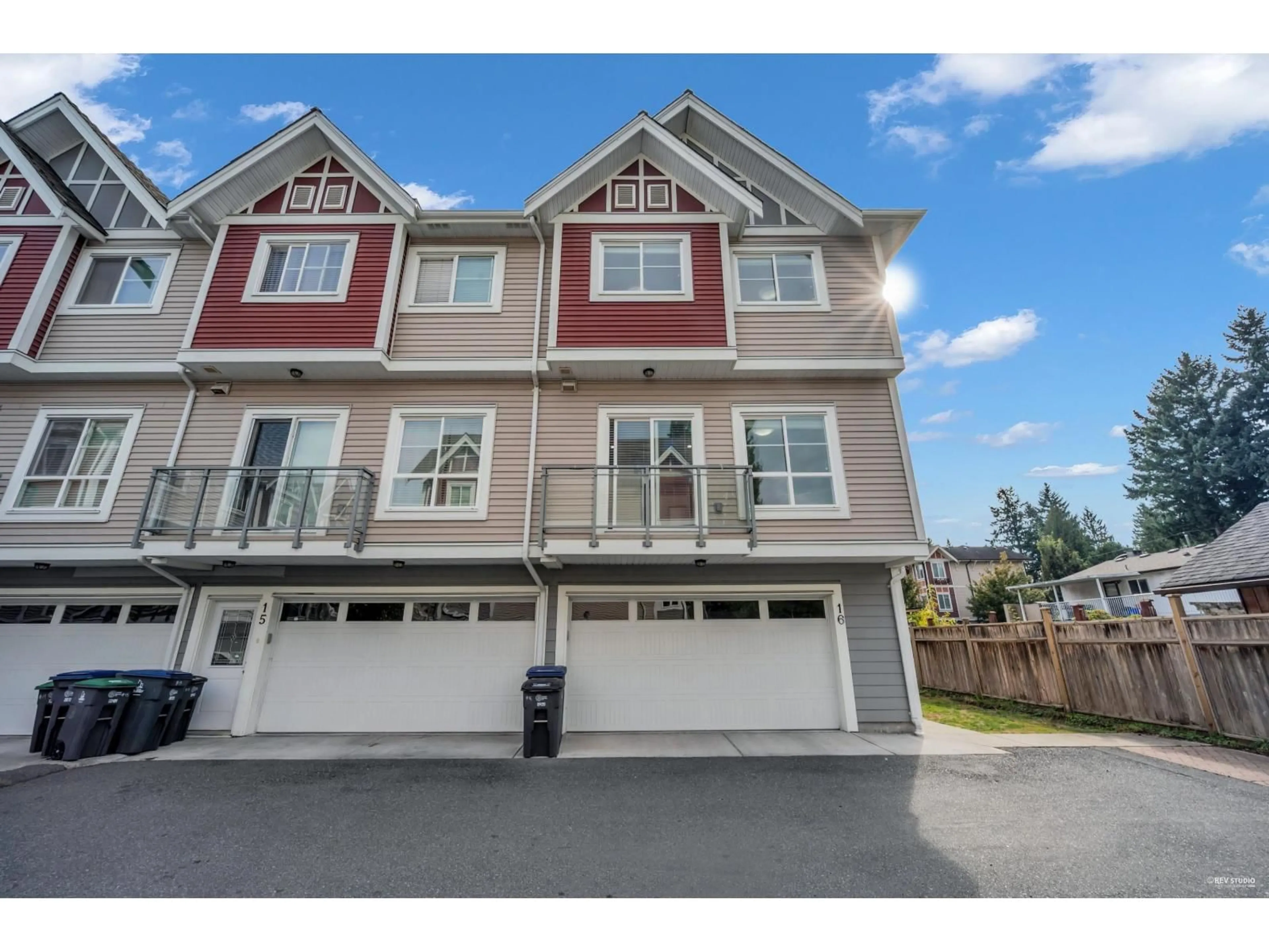 Home with vinyl exterior material, street for 16 - 14320 103A, Surrey British Columbia V3T5C3