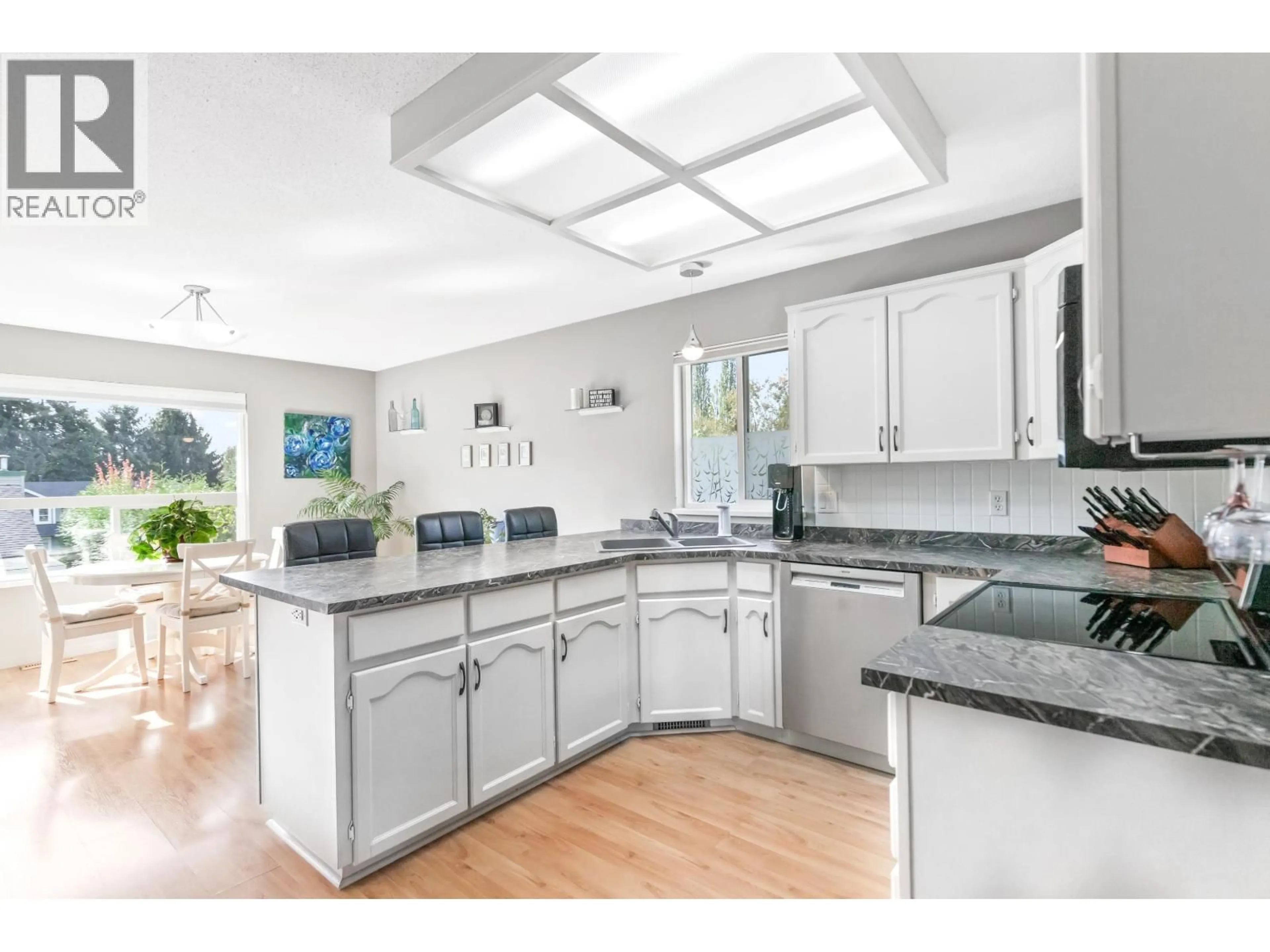 Open concept kitchen, ceramic/tile floor for 24816 118 B AVENUE, Maple Ridge British Columbia V4R1Z2