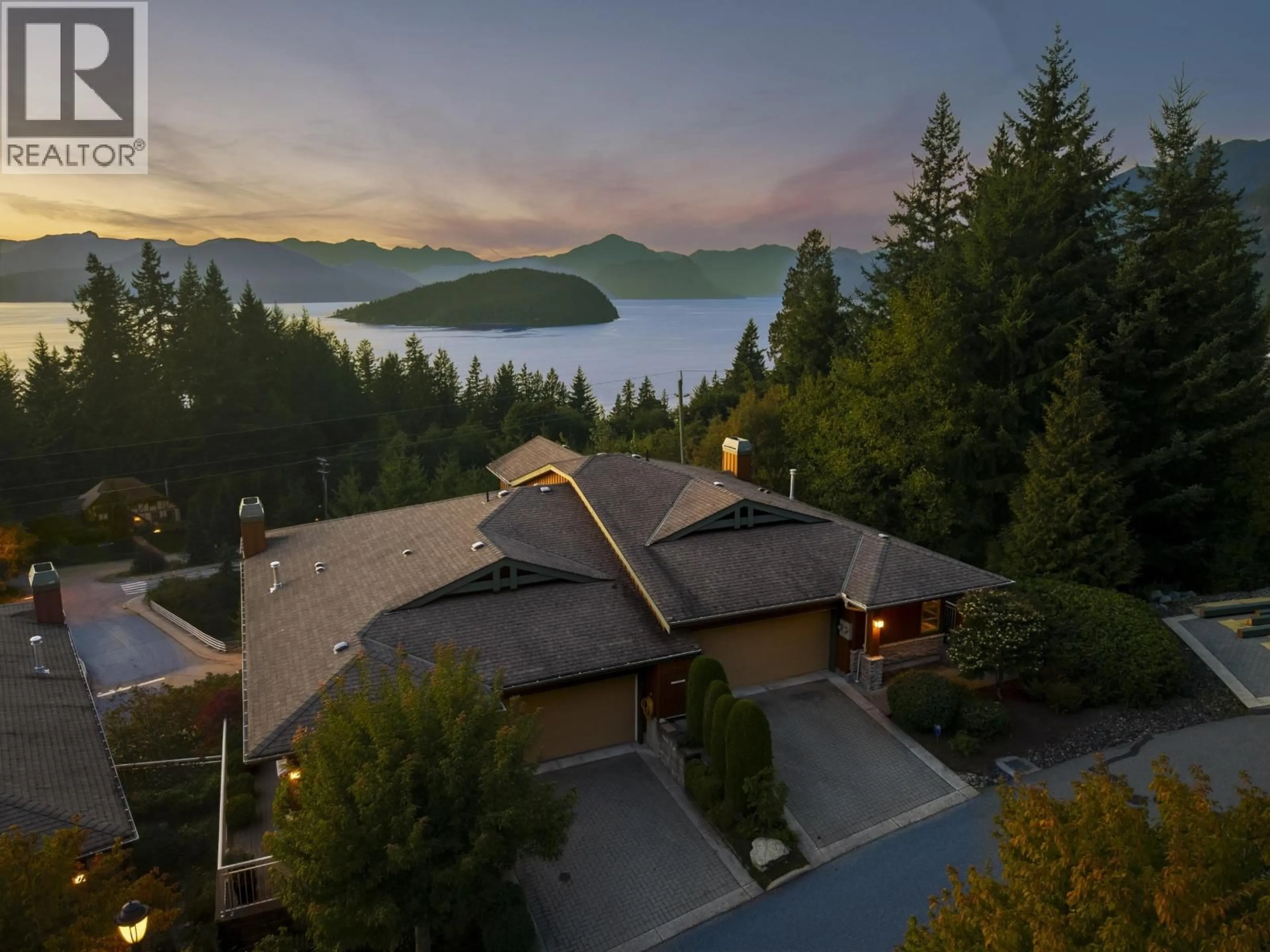 A pic from outside/outdoor area/front of a property/back of a property/a pic from drone, mountain view for 8519 SEASCAPE DRIVE, West Vancouver British Columbia V7W3J7
