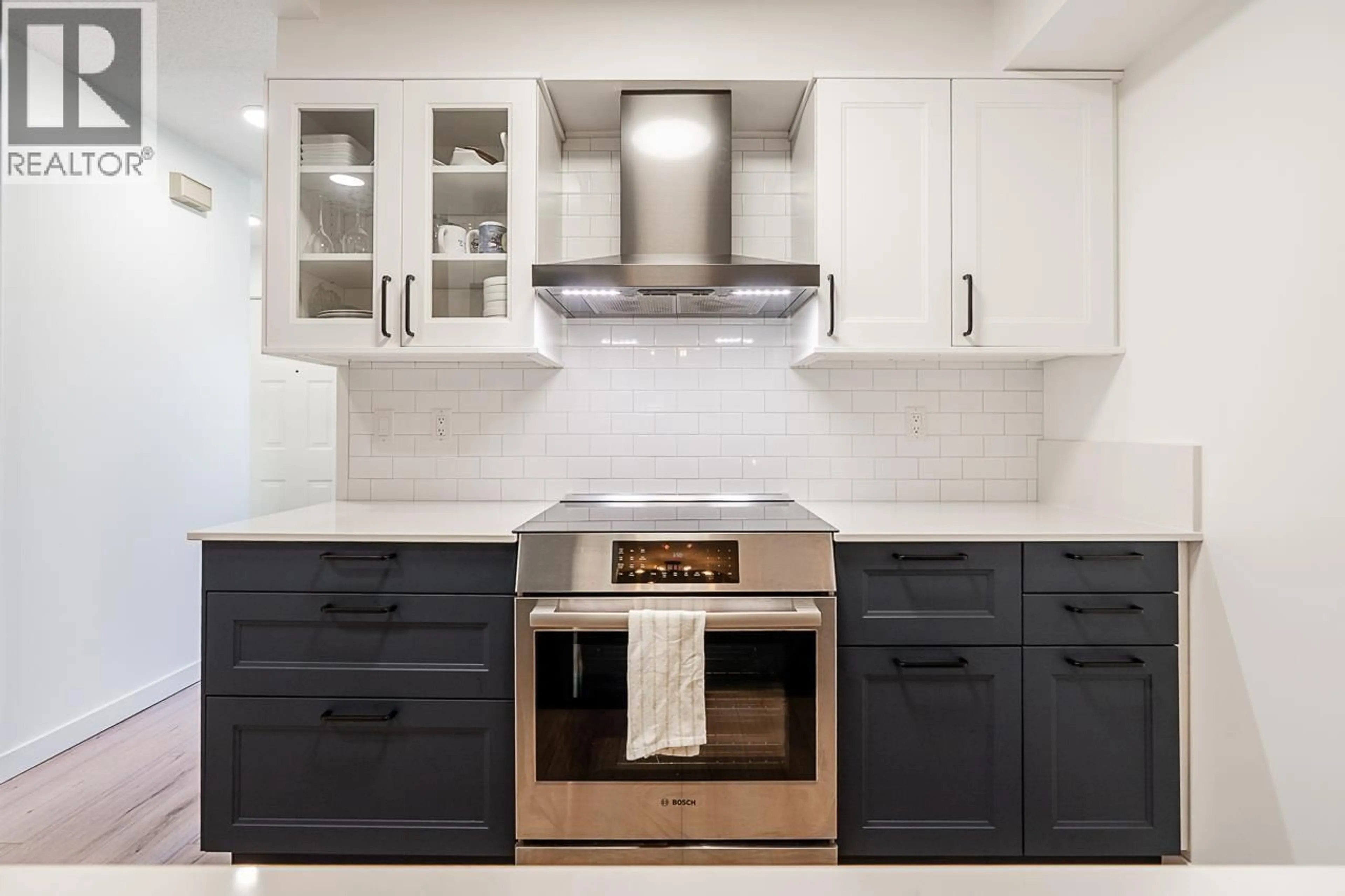 Contemporary kitchen, ceramic/tile floor for 28 - 250 CASEY STREET, Coquitlam British Columbia V3K6Y4