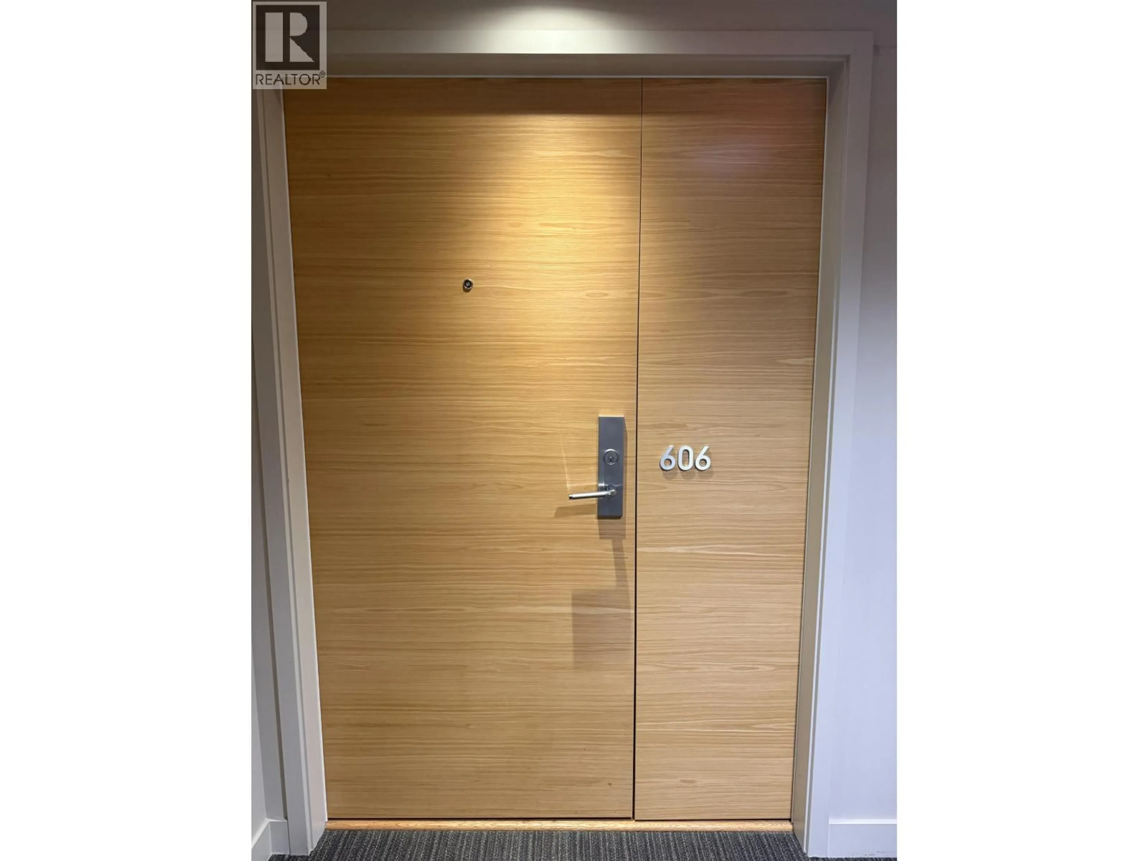 Indoor foyer for 606 - 5782 BERTON AVENUE, Vancouver British Columbia V6S0C1
