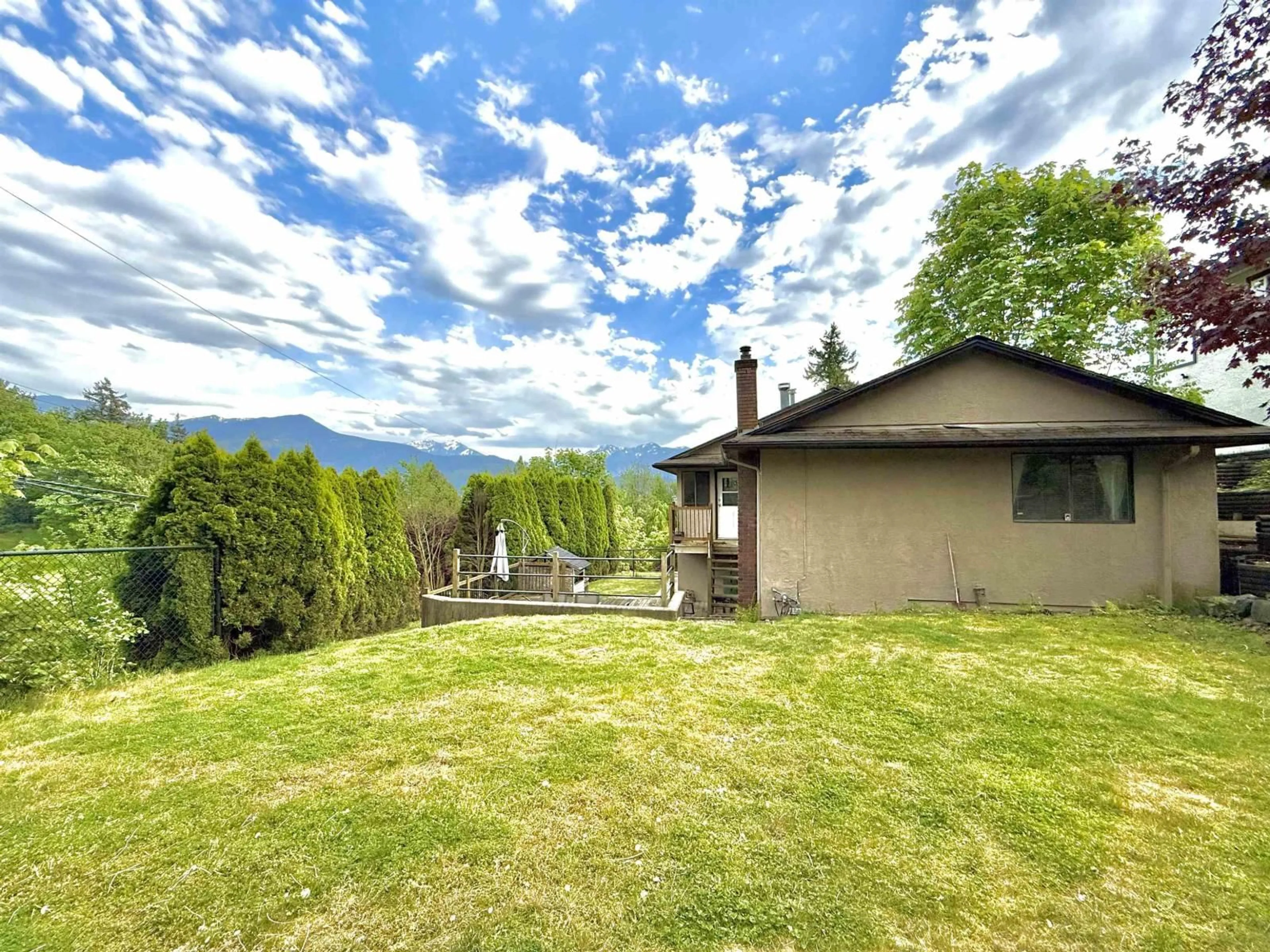A pic from outside/outdoor area/front of a property/back of a property/a pic from drone, mountain view for 47600 MOUNTAIN PARK DRIVE, Chilliwack British Columbia V2P7P6