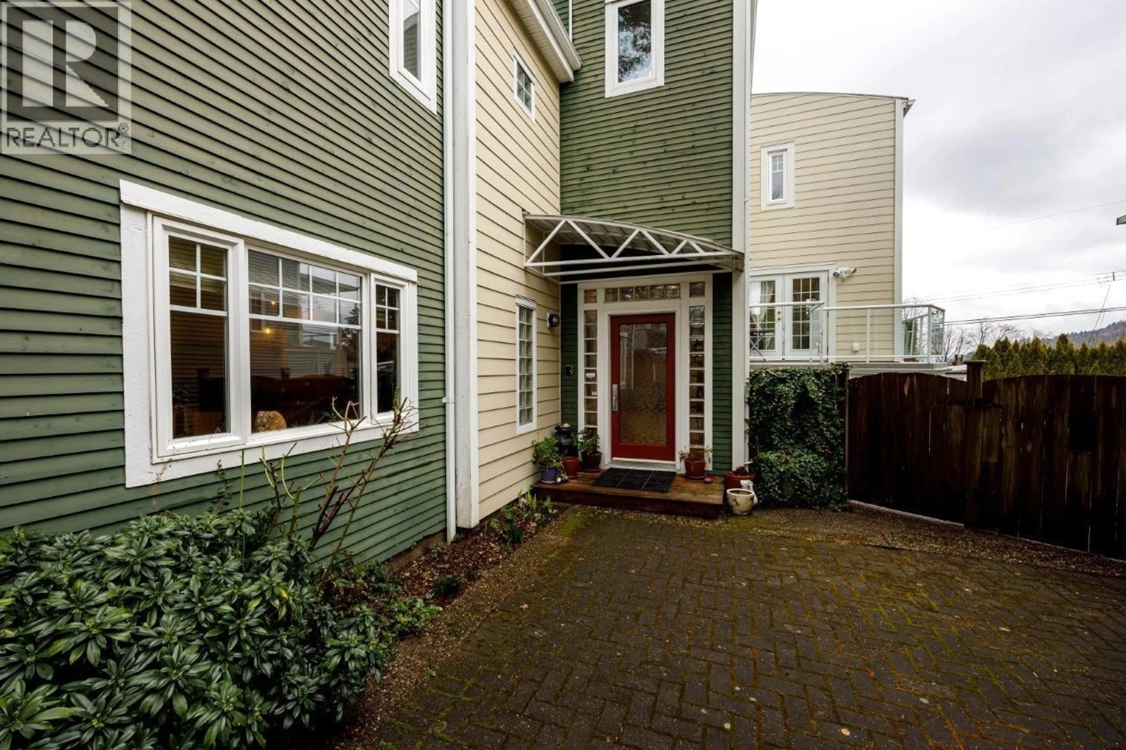 Unknown for 26 STRATFORD AVENUE, Burnaby British Columbia V5B1K9