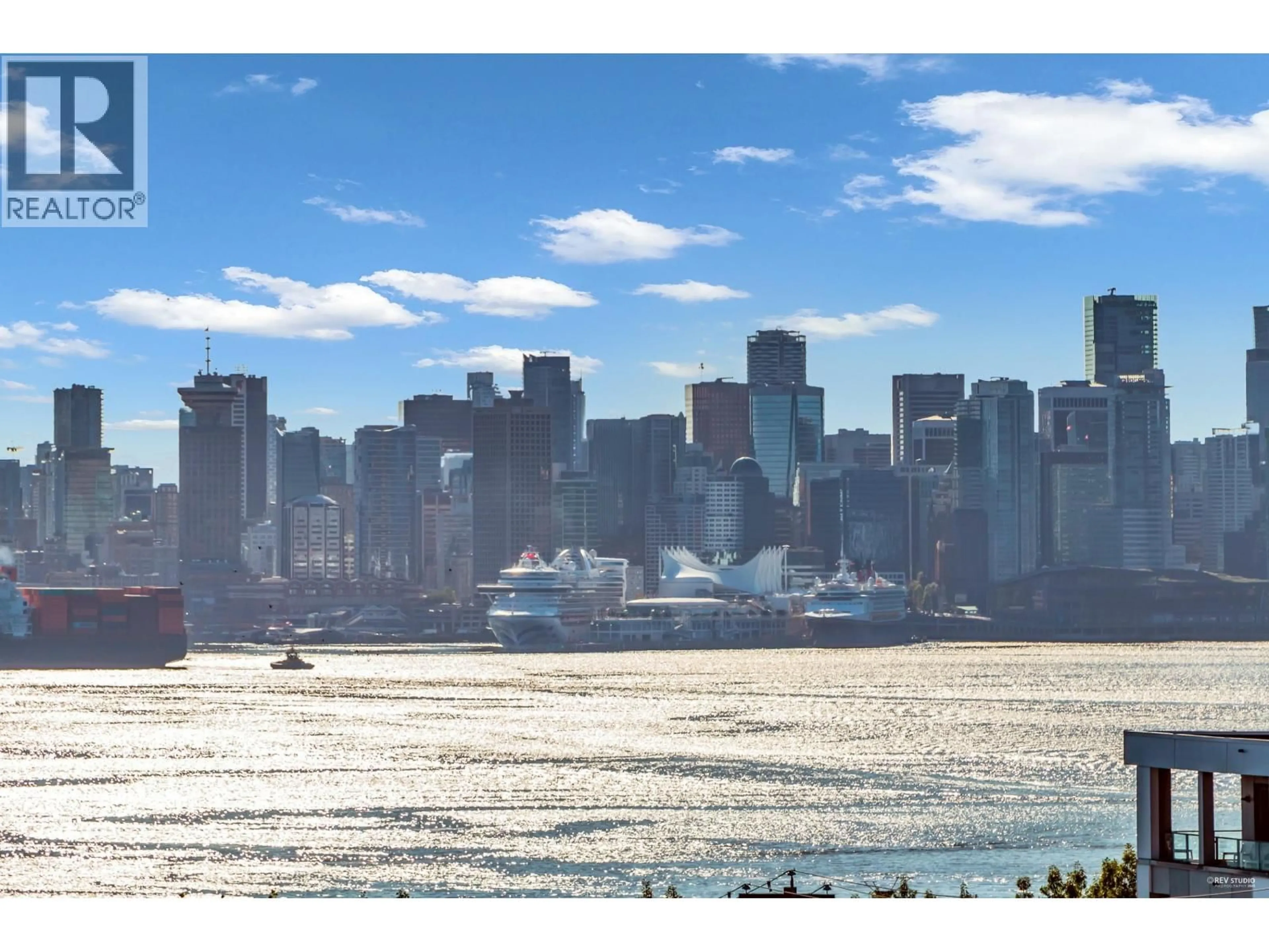 Blurry image for 407 - 422 3RD STREET, North Vancouver British Columbia V7L1G2