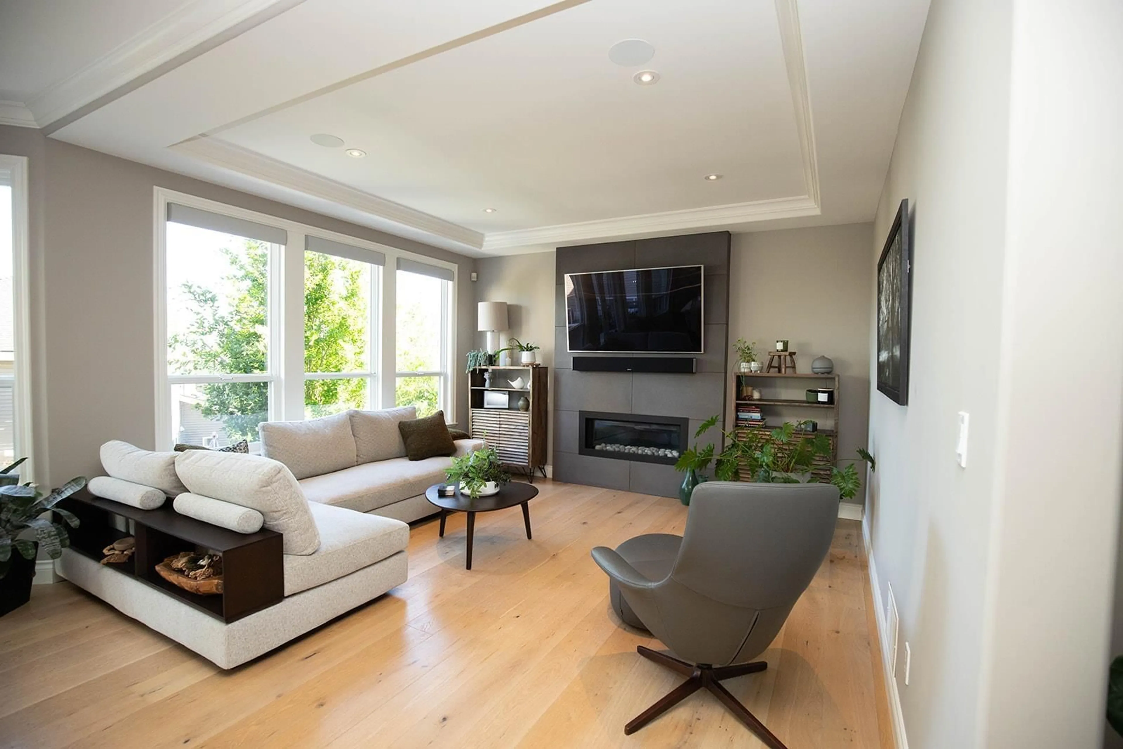 Living room with furniture, wood/laminate floor for 5778 167, Surrey British Columbia V3S9T4