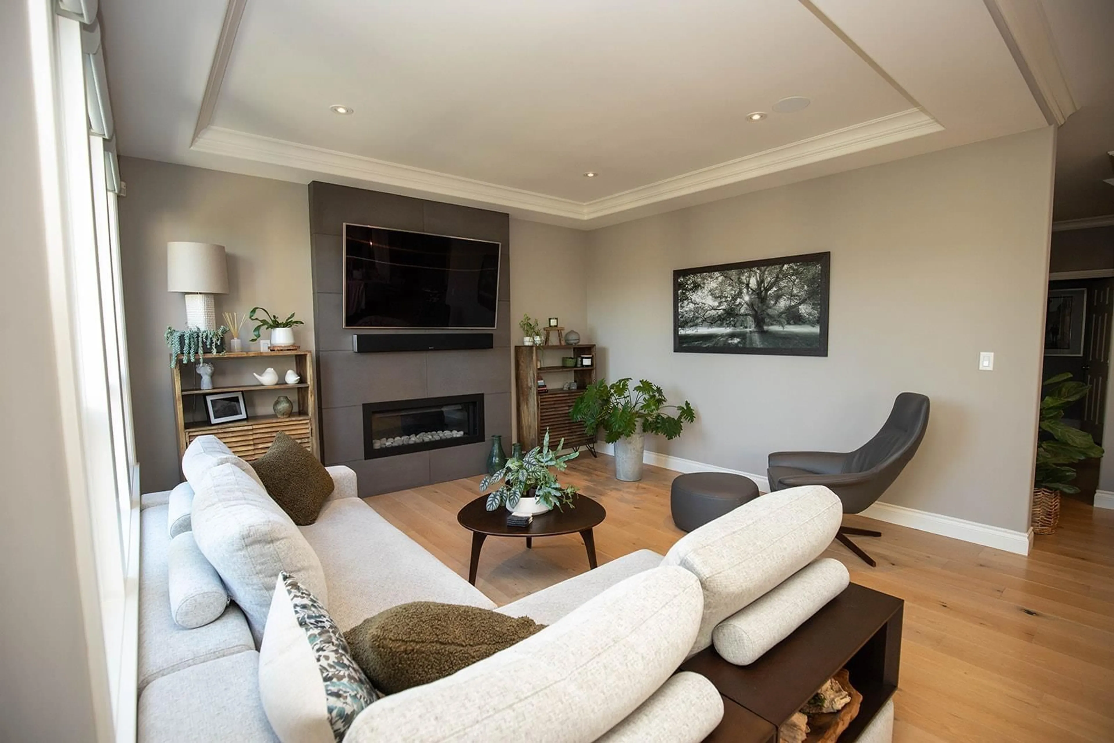 Living room with furniture, wood/laminate floor for 5778 167, Surrey British Columbia V3S9T4