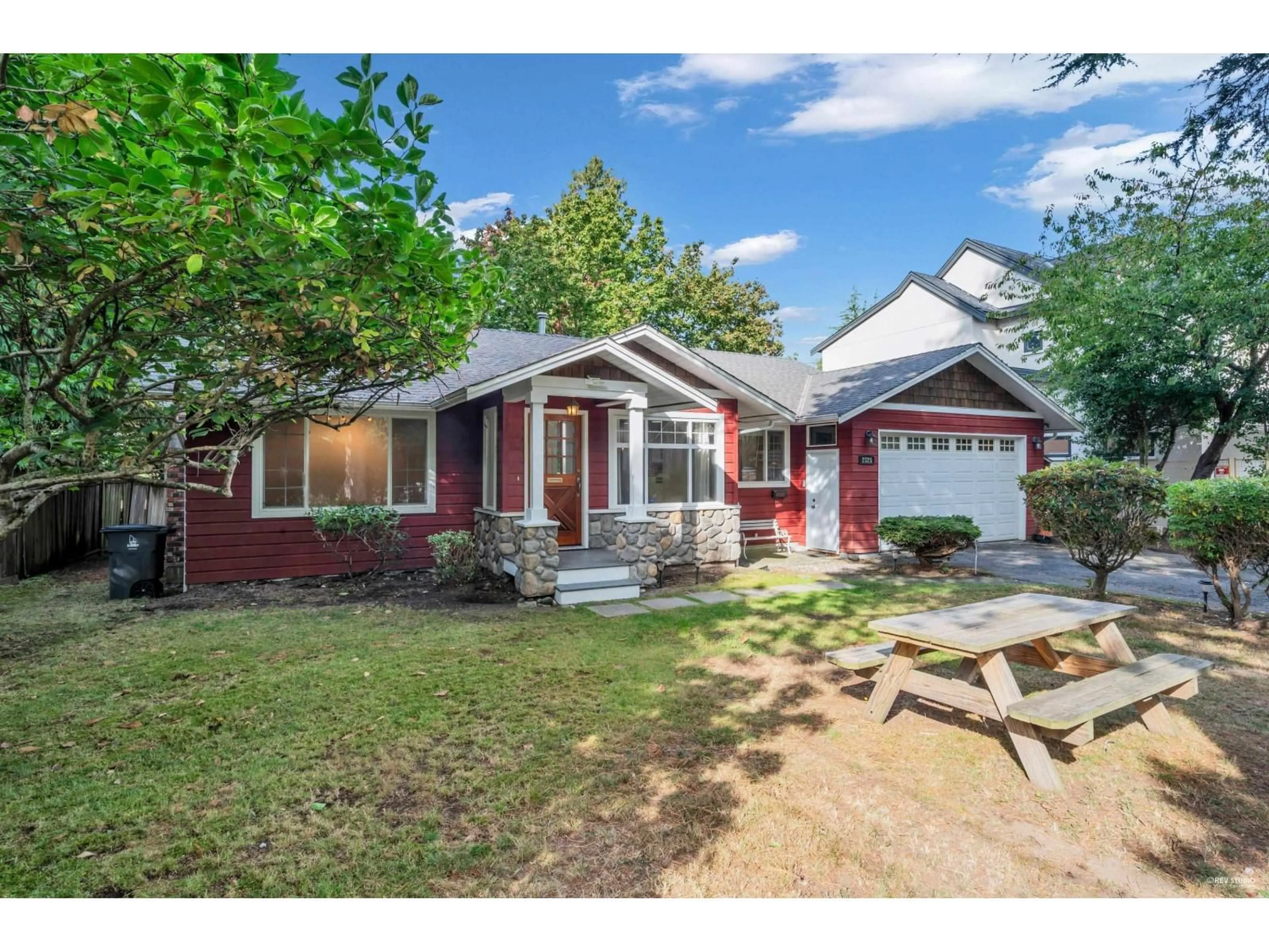 Home with vinyl exterior material, street for 2325 124, Surrey British Columbia V4A3M9
