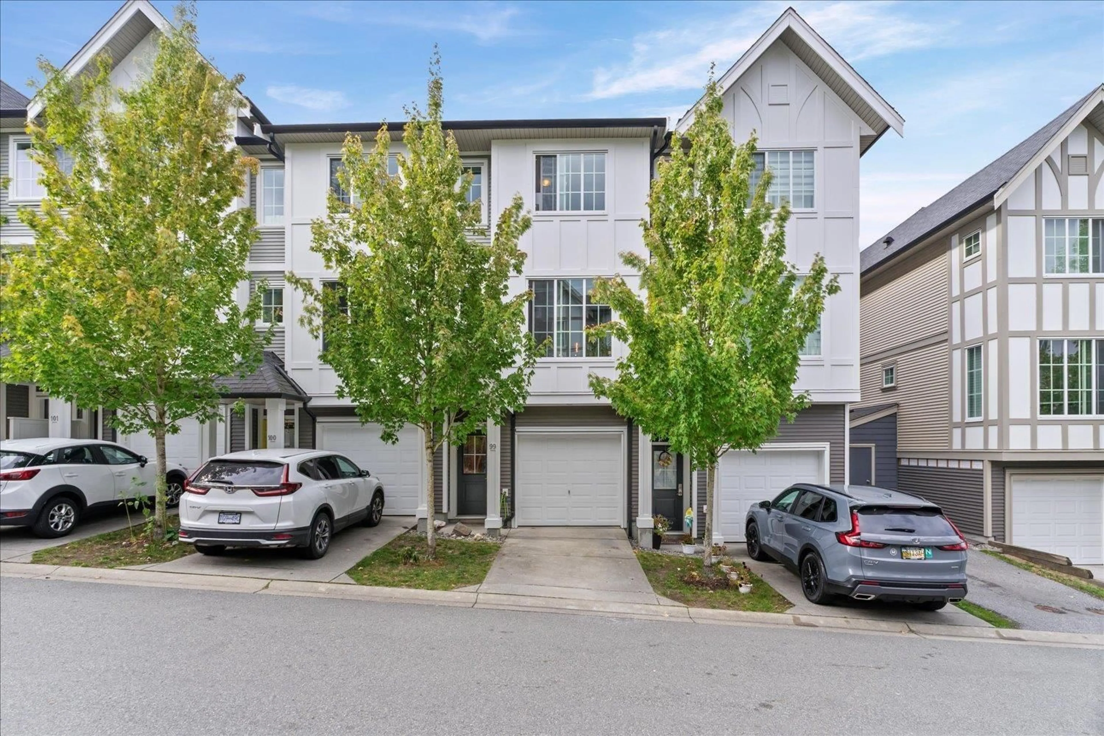 A pic from outside/outdoor area/front of a property/back of a property/a pic from drone, street for 99 - 30989 WESTRIDGE, Abbotsford British Columbia V2T0E7
