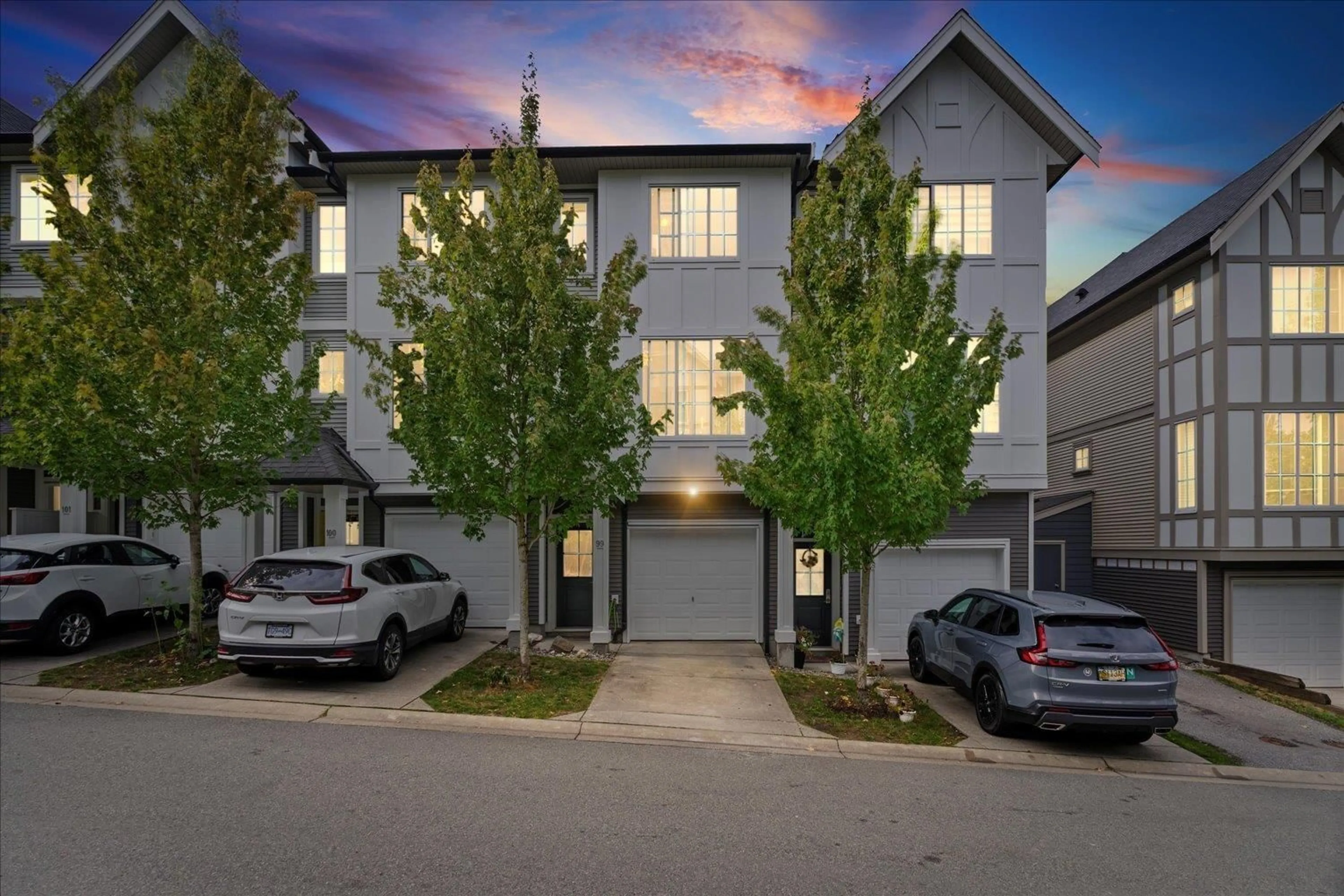A pic from outside/outdoor area/front of a property/back of a property/a pic from drone, street for 99 - 30989 WESTRIDGE, Abbotsford British Columbia V2T0E7
