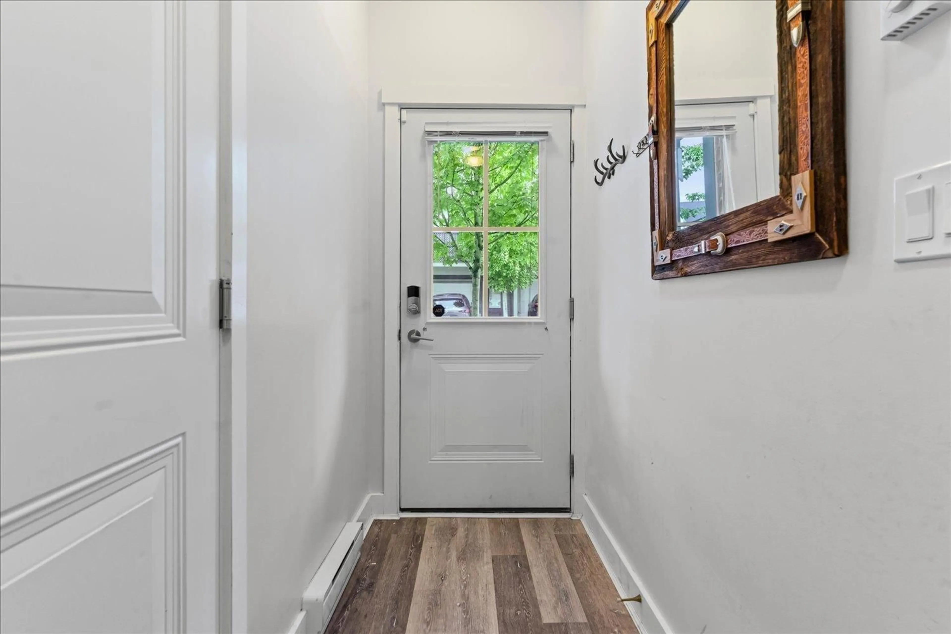 Indoor entryway for 99 - 30989 WESTRIDGE, Abbotsford British Columbia V2T0E7