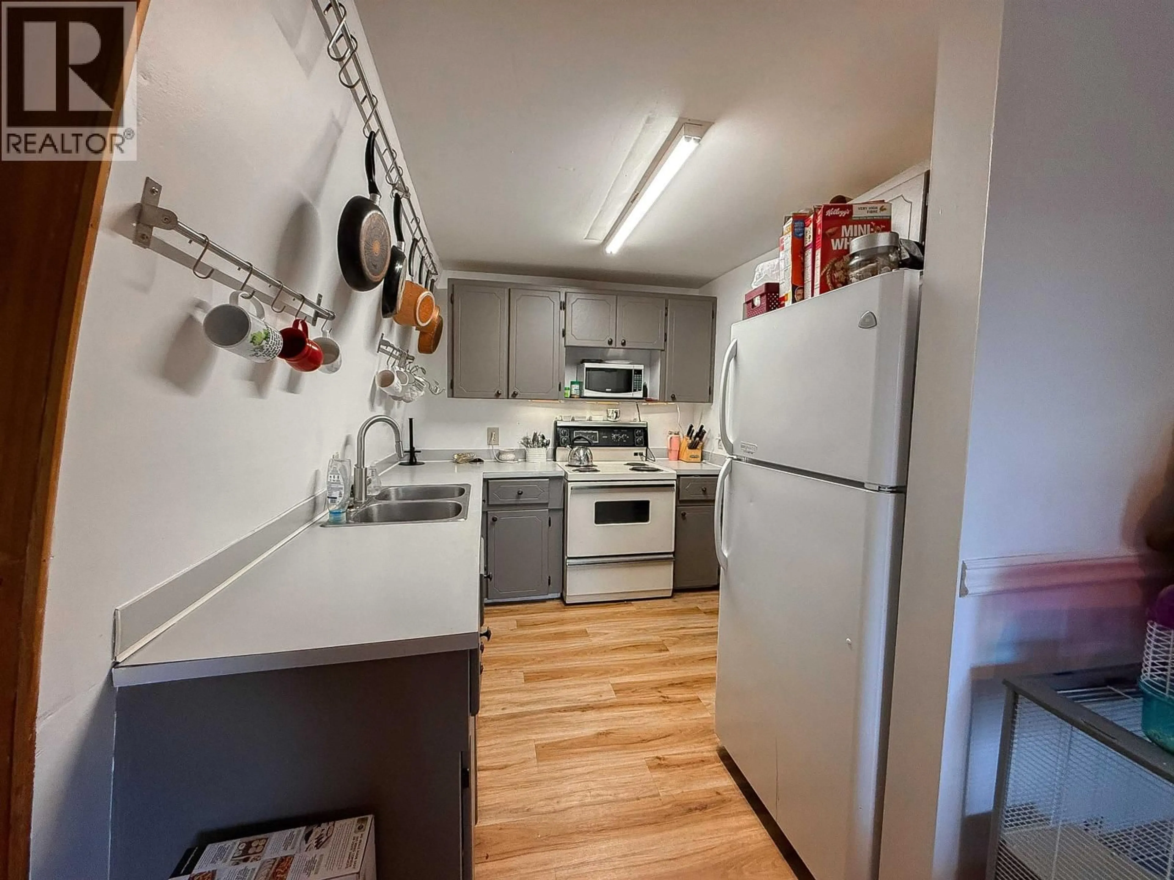 Standard kitchen, unknown for 5023 GLOINNZUN DRIVE, 108 Mile Ranch British Columbia V0K2Z0