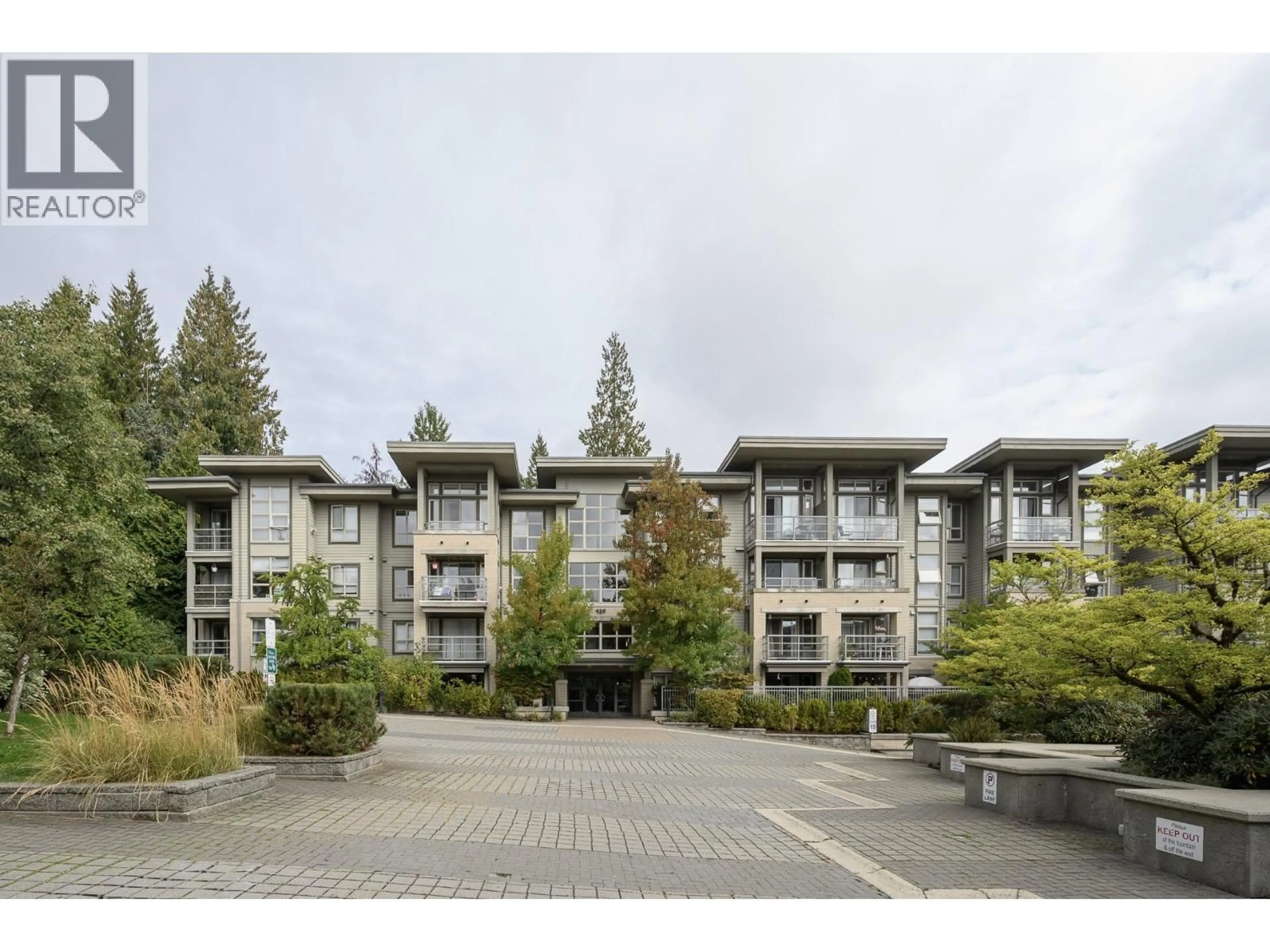 Unknown for 210 - 9319 UNIVERSITY CRESCENT, Burnaby British Columbia V5A4Y5