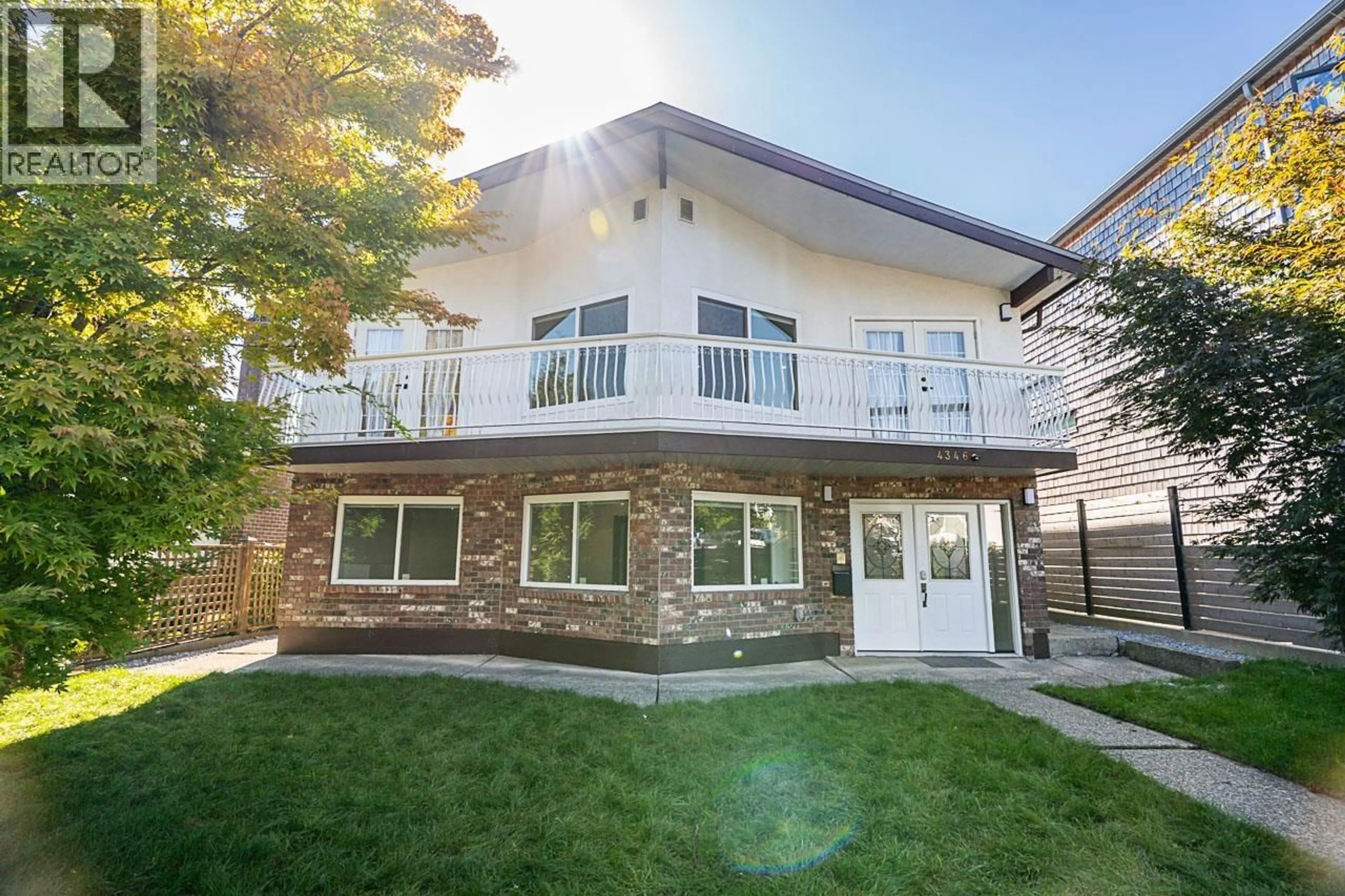 Home with vinyl exterior material, unknown for 4346 DUNDAS STREET, Burnaby British Columbia V5C1B3