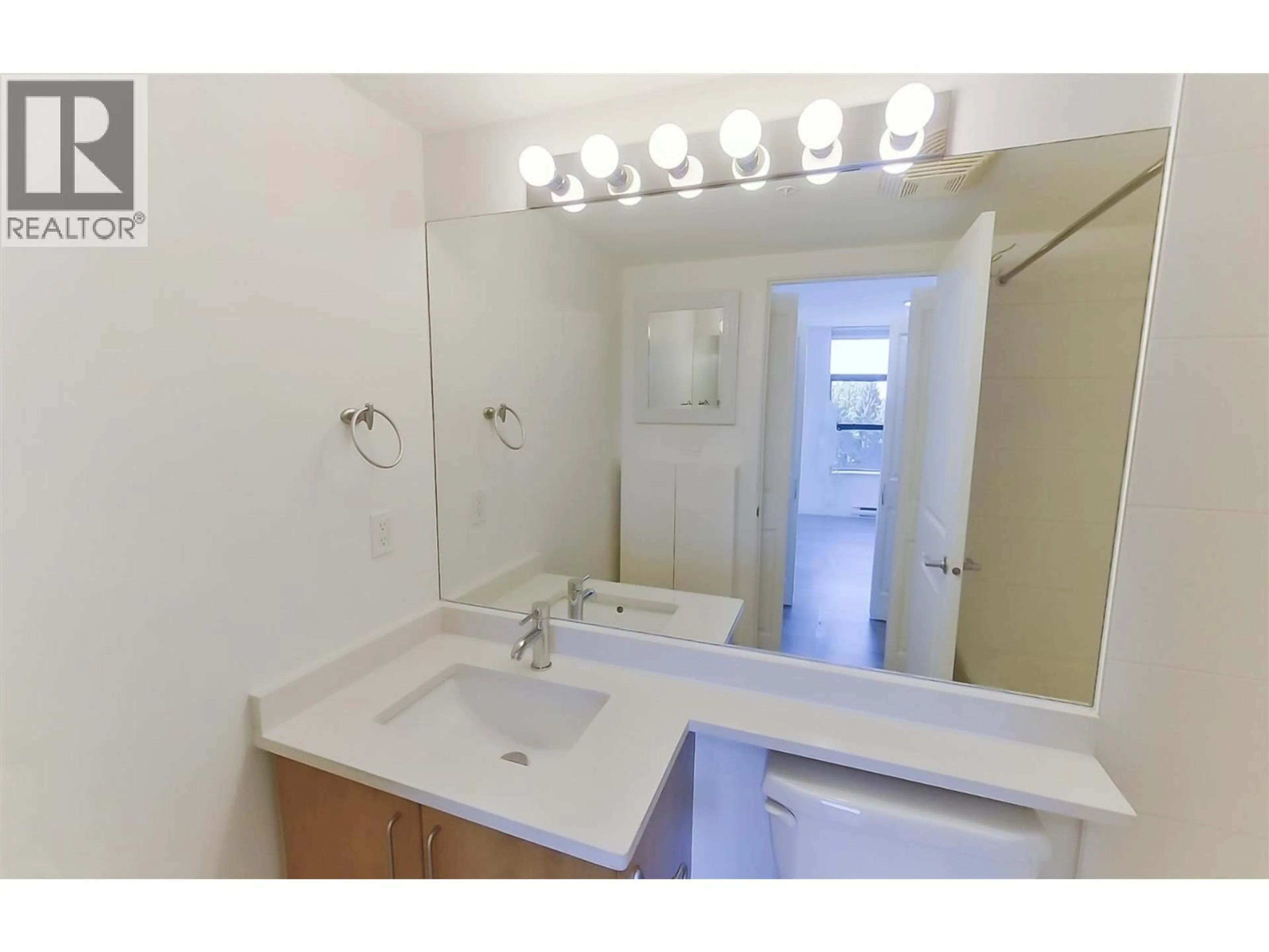 Standard bathroom, unknown for 1009 - 5380 OBEN STREET, Vancouver British Columbia V5R6H7