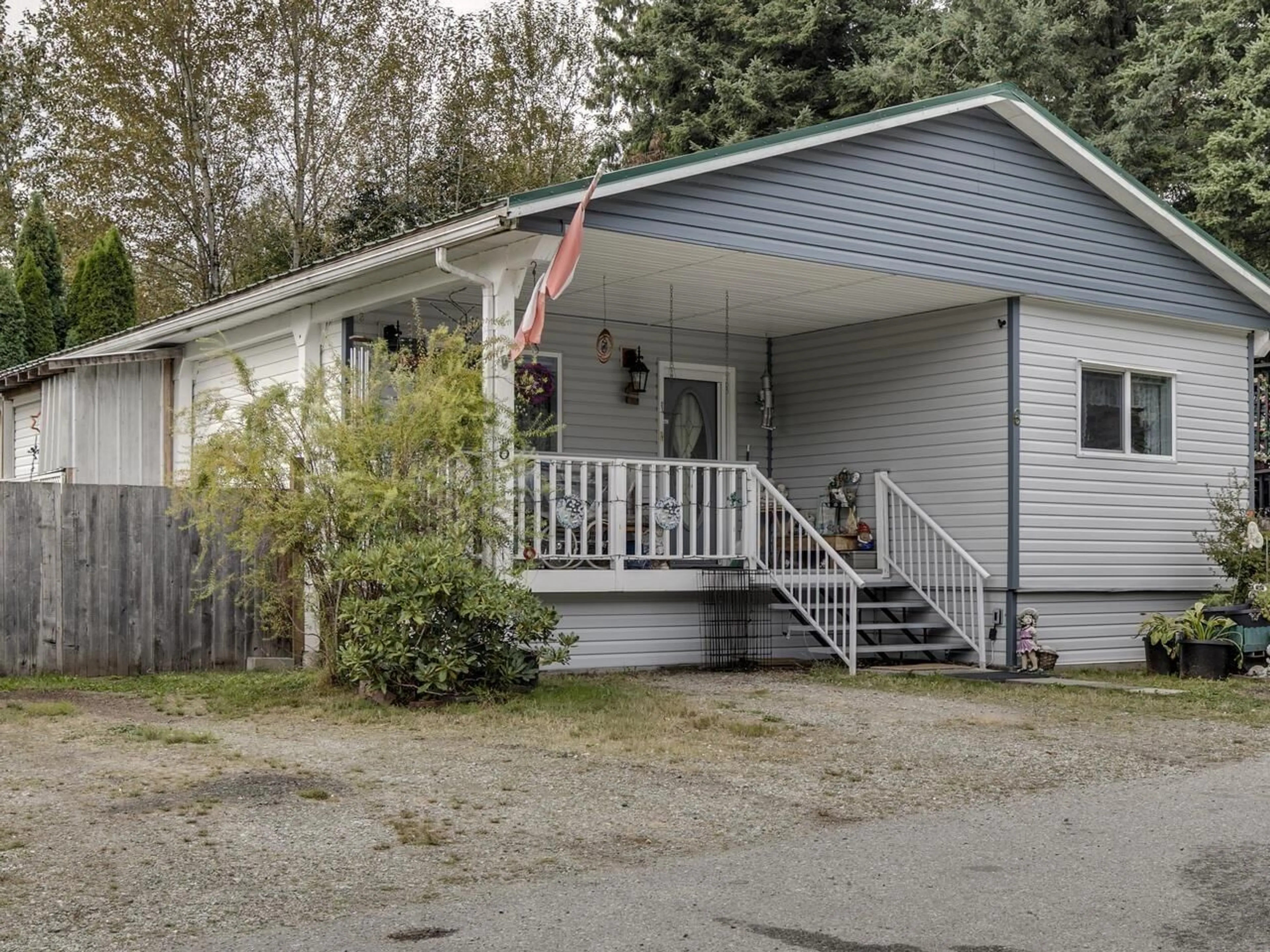 Home with vinyl exterior material, street for 6 - 41711 TAYLOR, Mission British Columbia V2V5X4