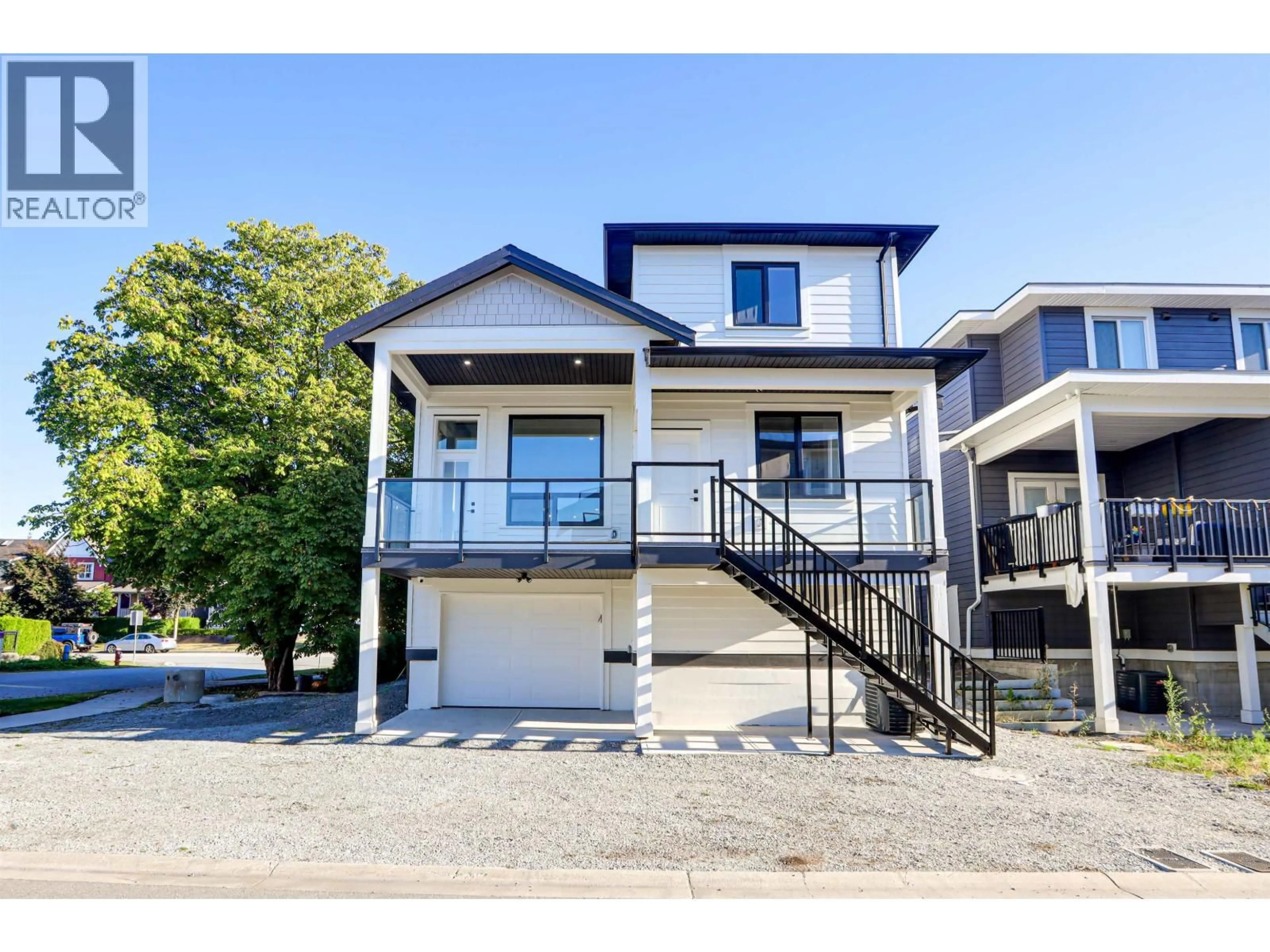 Home with vinyl exterior material, street for 200 PHILLIPS STREET, New Westminster British Columbia V3M5P1